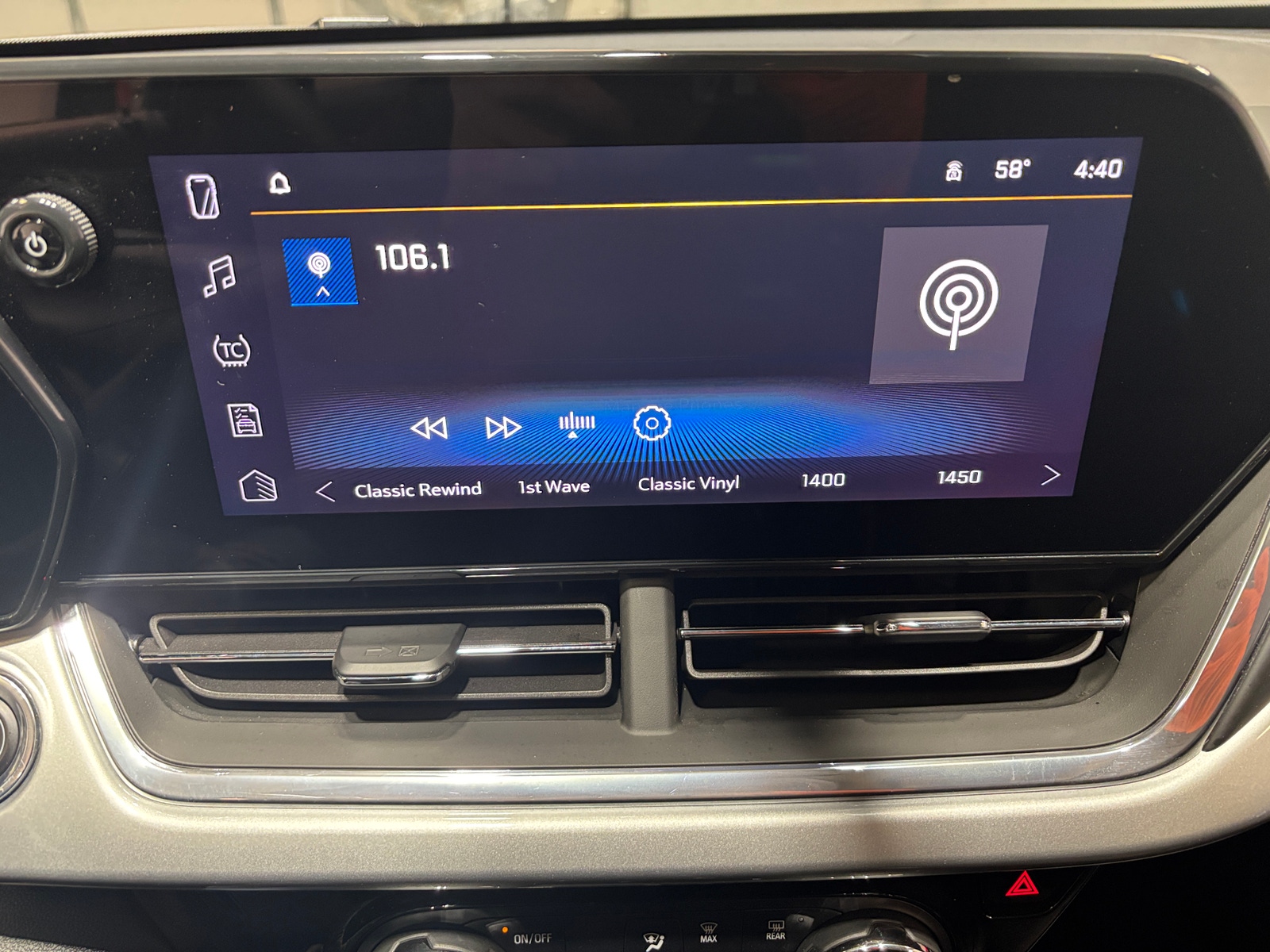 Thumbnail: 2025 Chevrolet Trax - 4