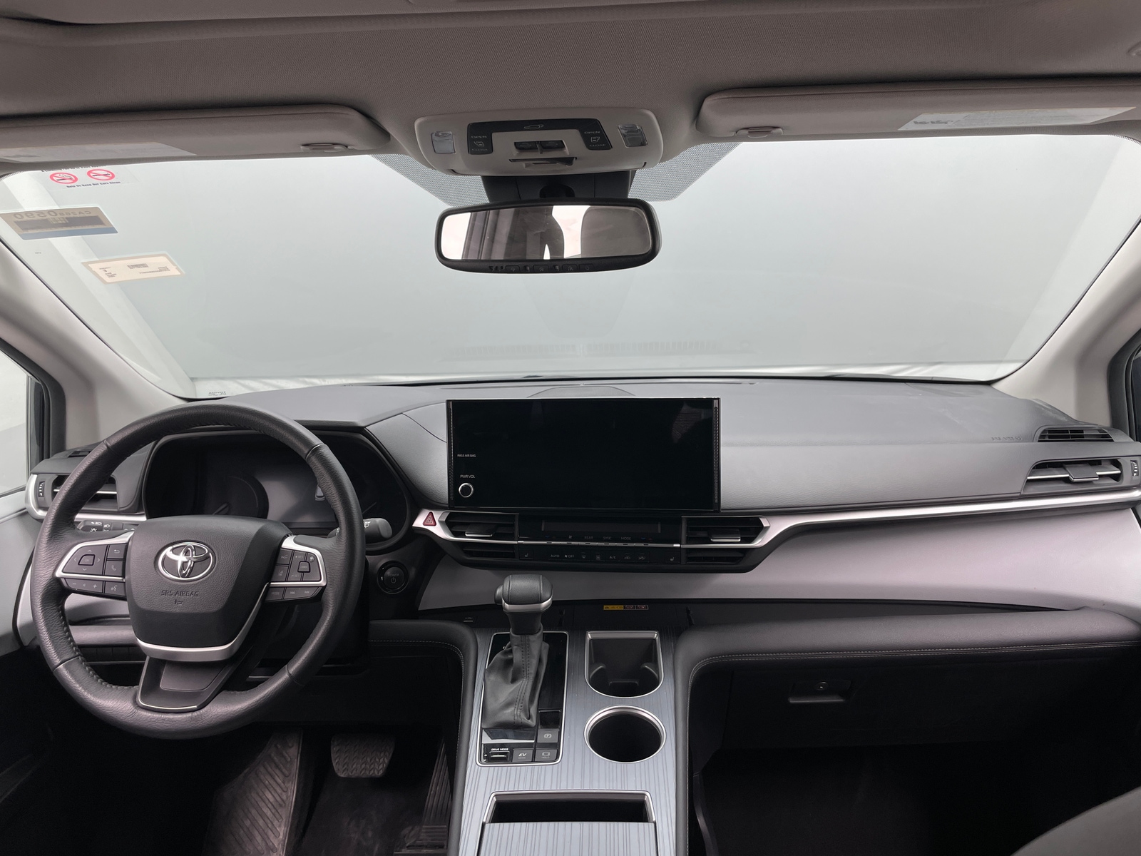 Thumbnail: 2025 Toyota Sienna - 2