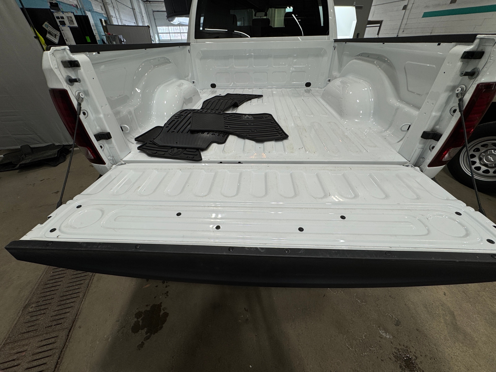 Thumbnail: 2022 RAM 1500 Classic - 7