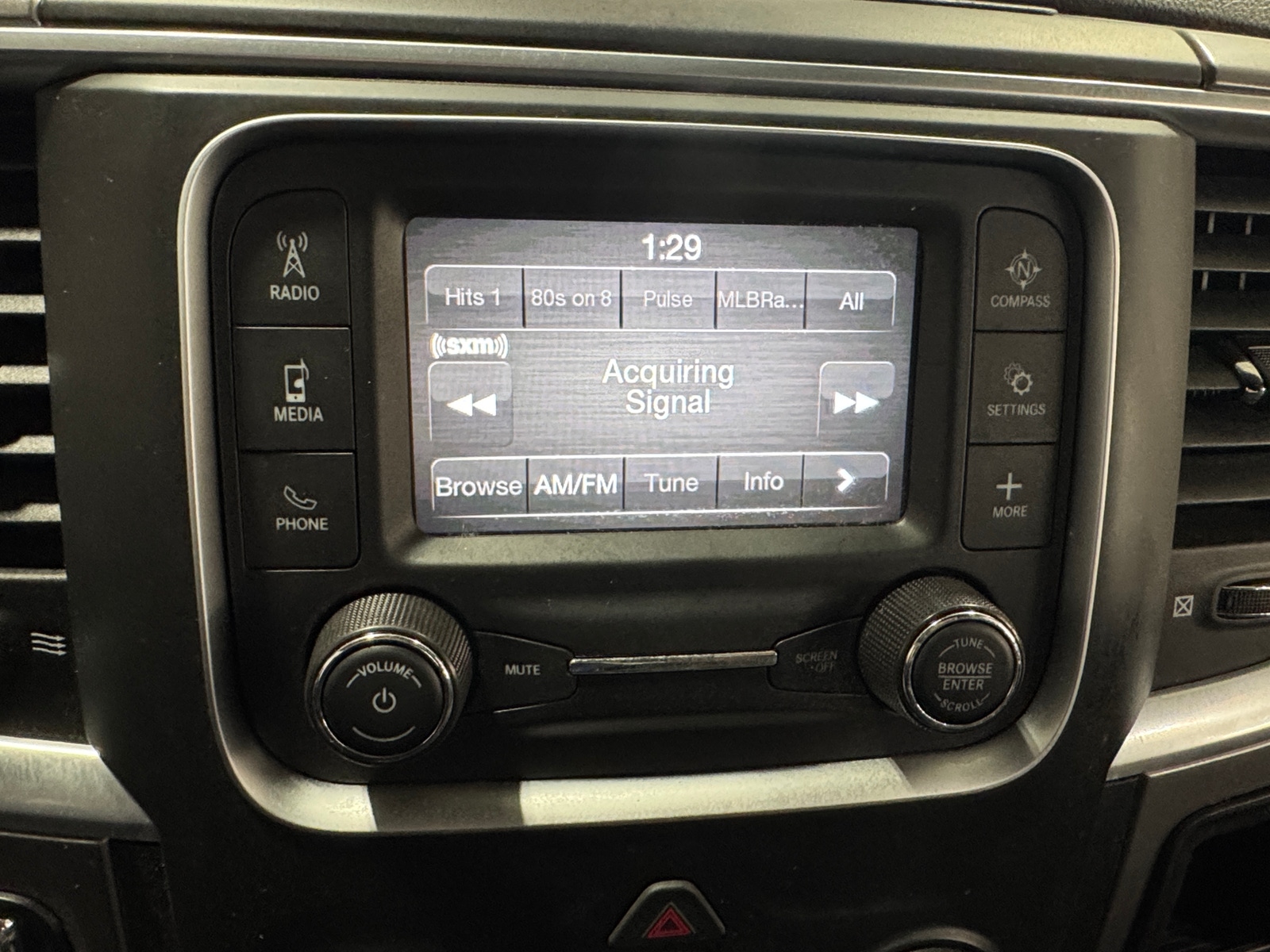 Thumbnail: 2022 RAM 1500 Classic - 4