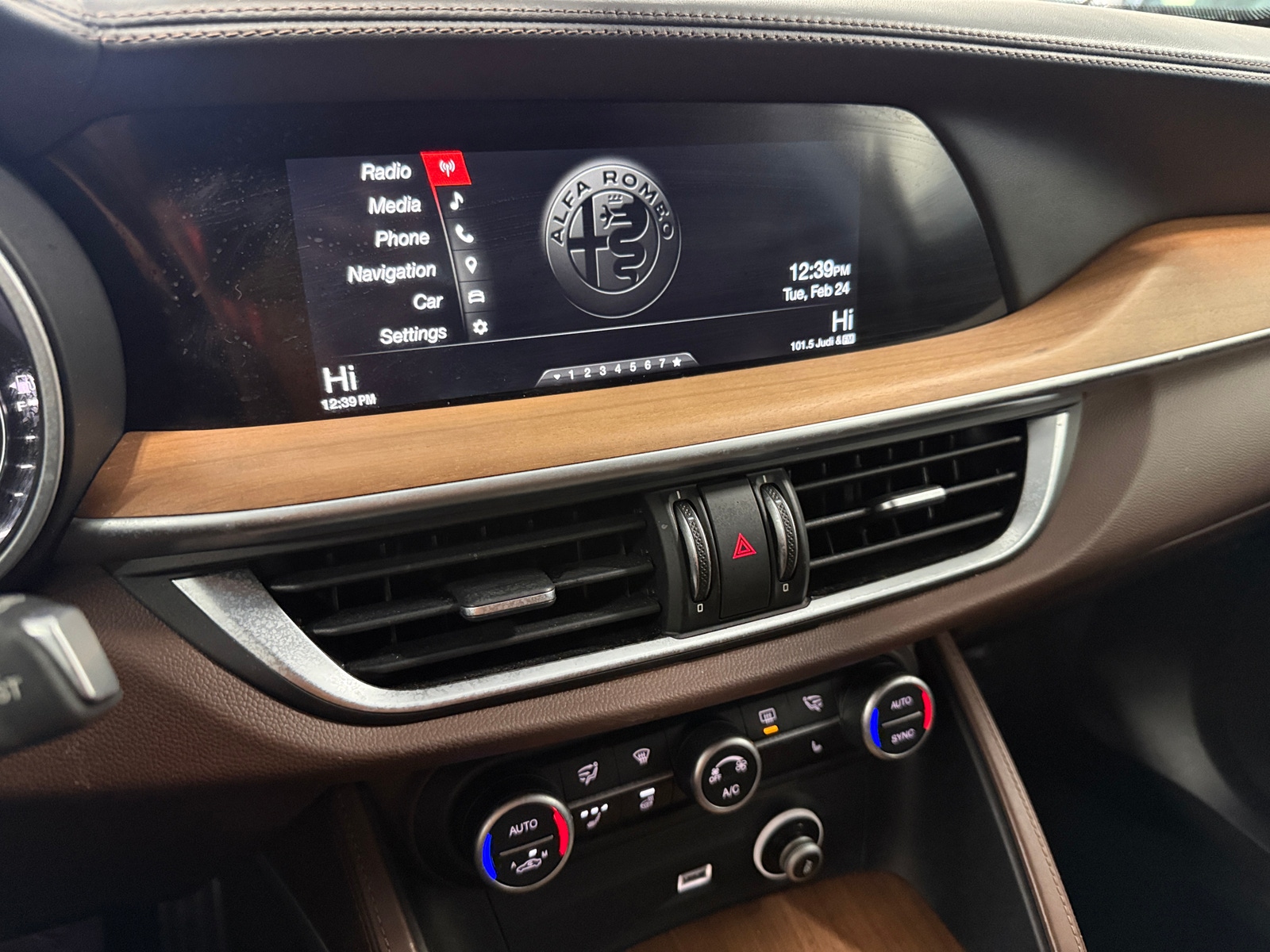 Thumbnail: 2019 Alfa Romeo Stelvio - 3