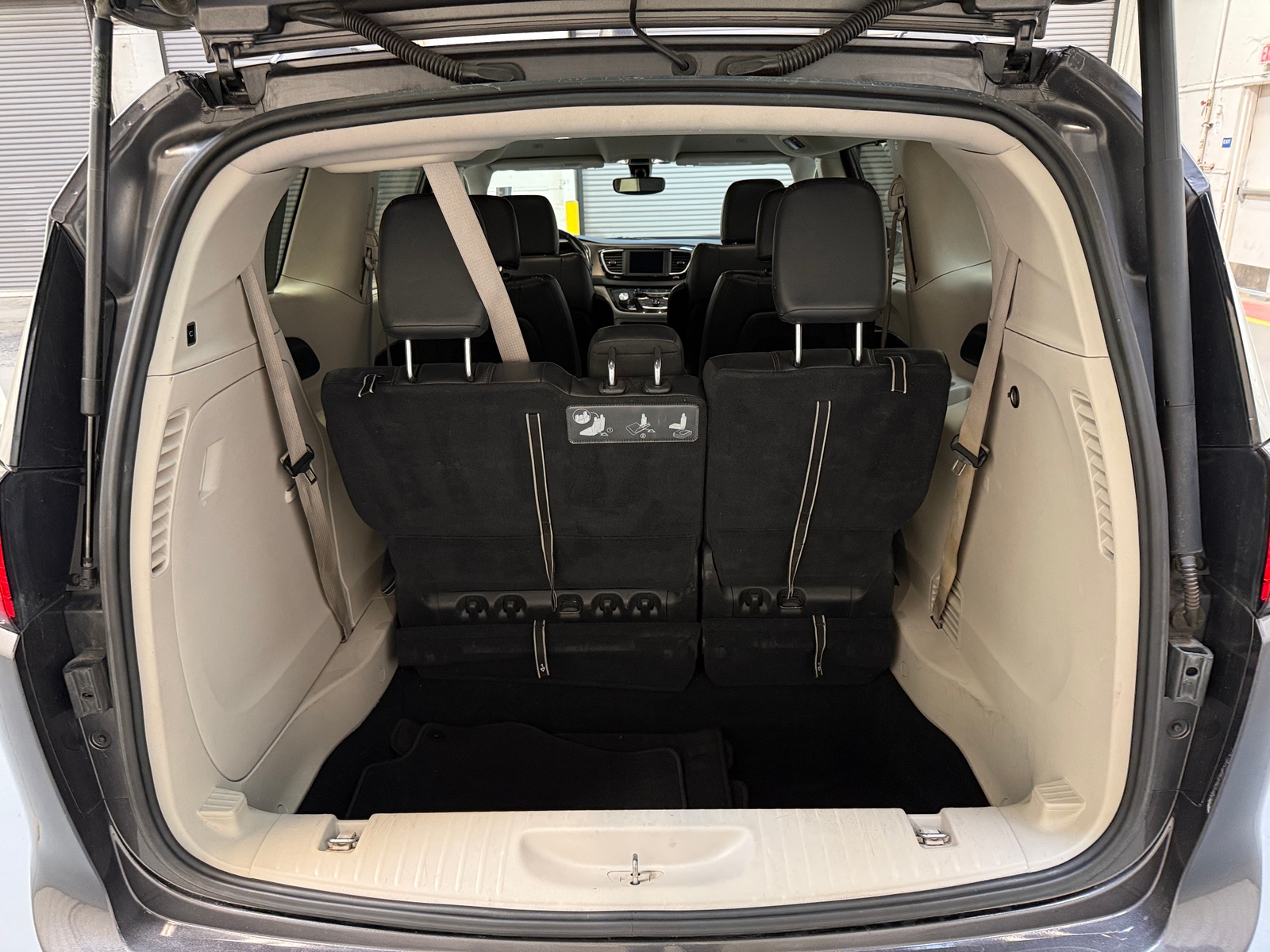 Thumbnail: 2019 Chrysler Pacifica - 6