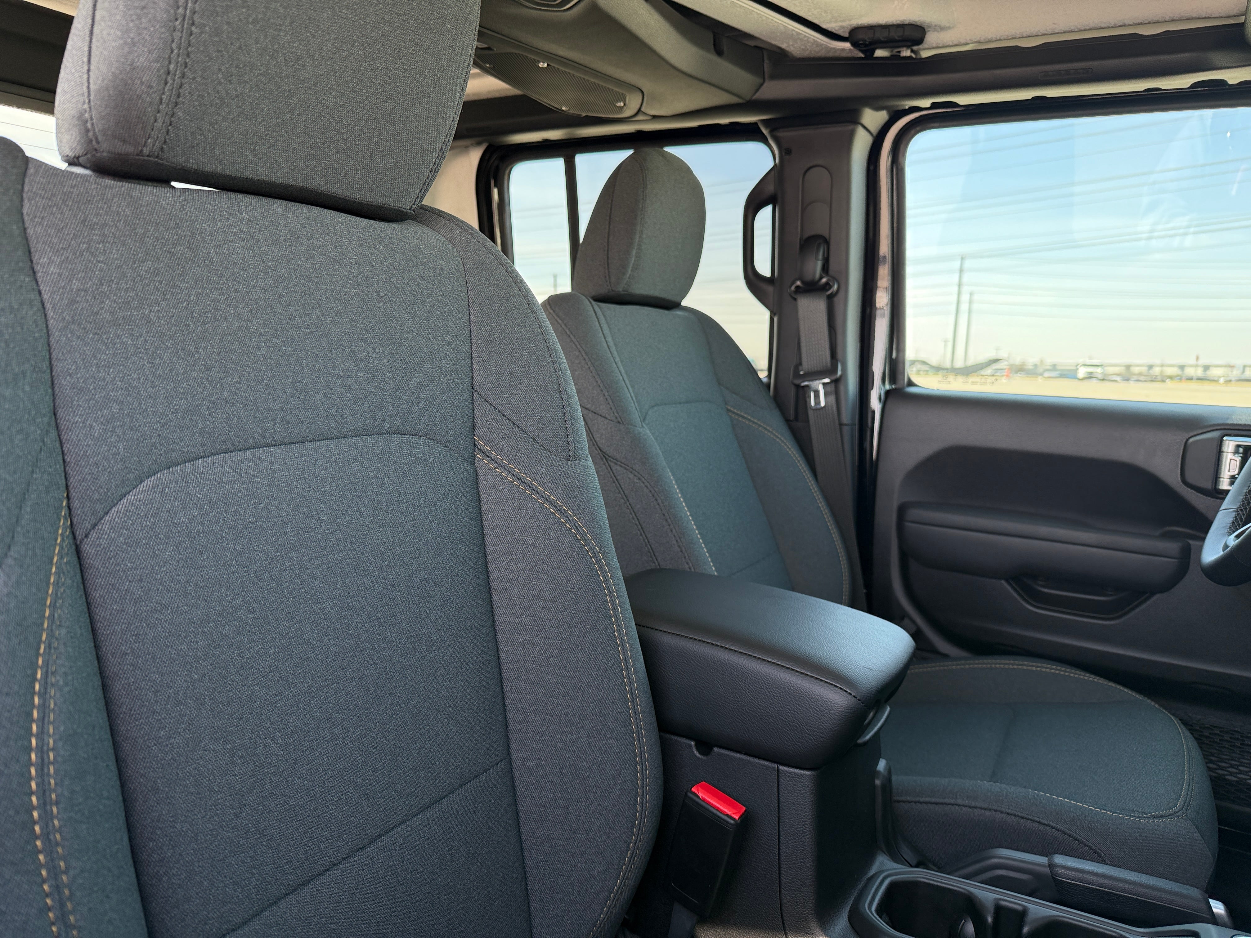 2026 Jeep Gladiator Sport S Auto's photo
