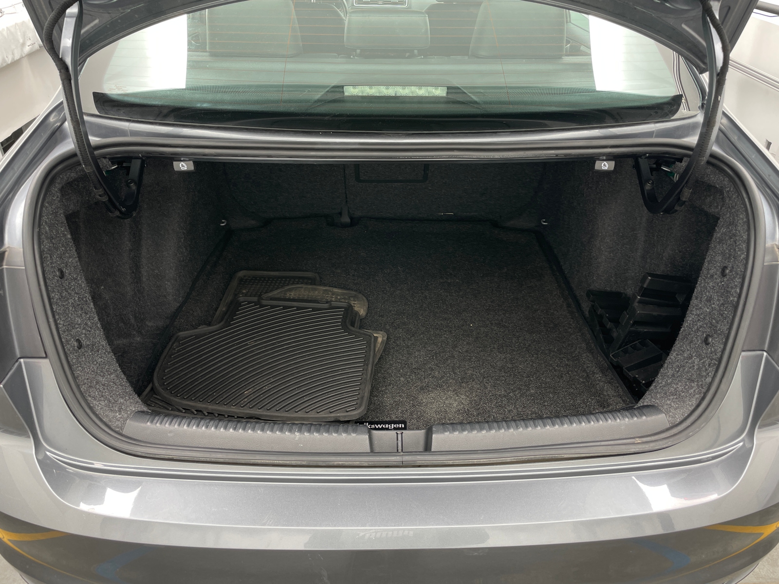 Thumbnail: 2015 Volkswagen Jetta - 7