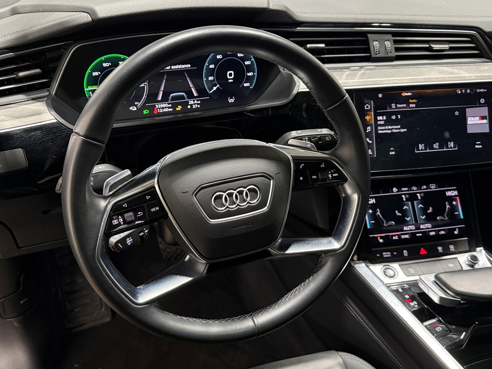 Thumbnail: 2023 Audi e-tron - 4