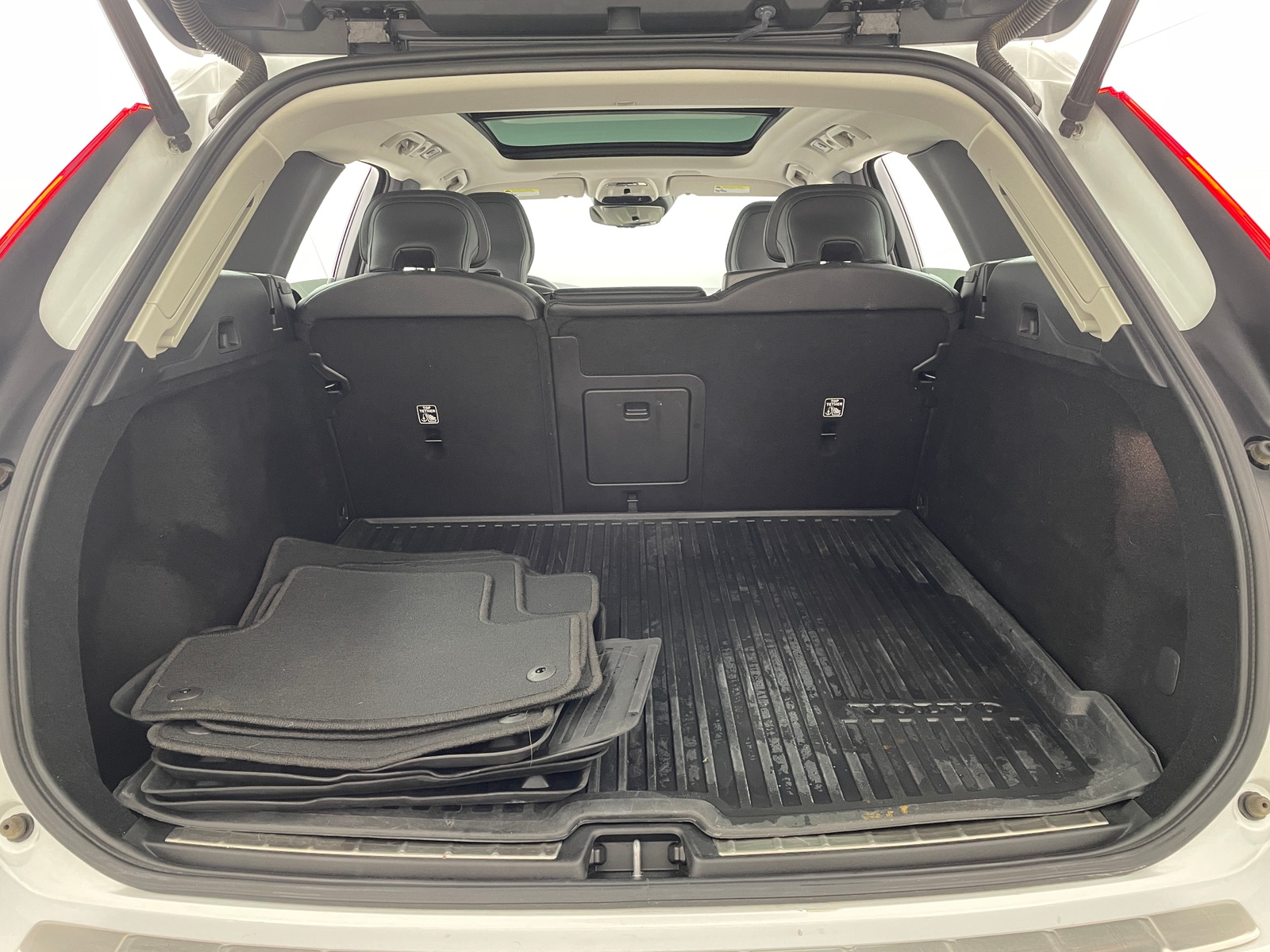 Thumbnail: 2021 Volvo XC60 - 6