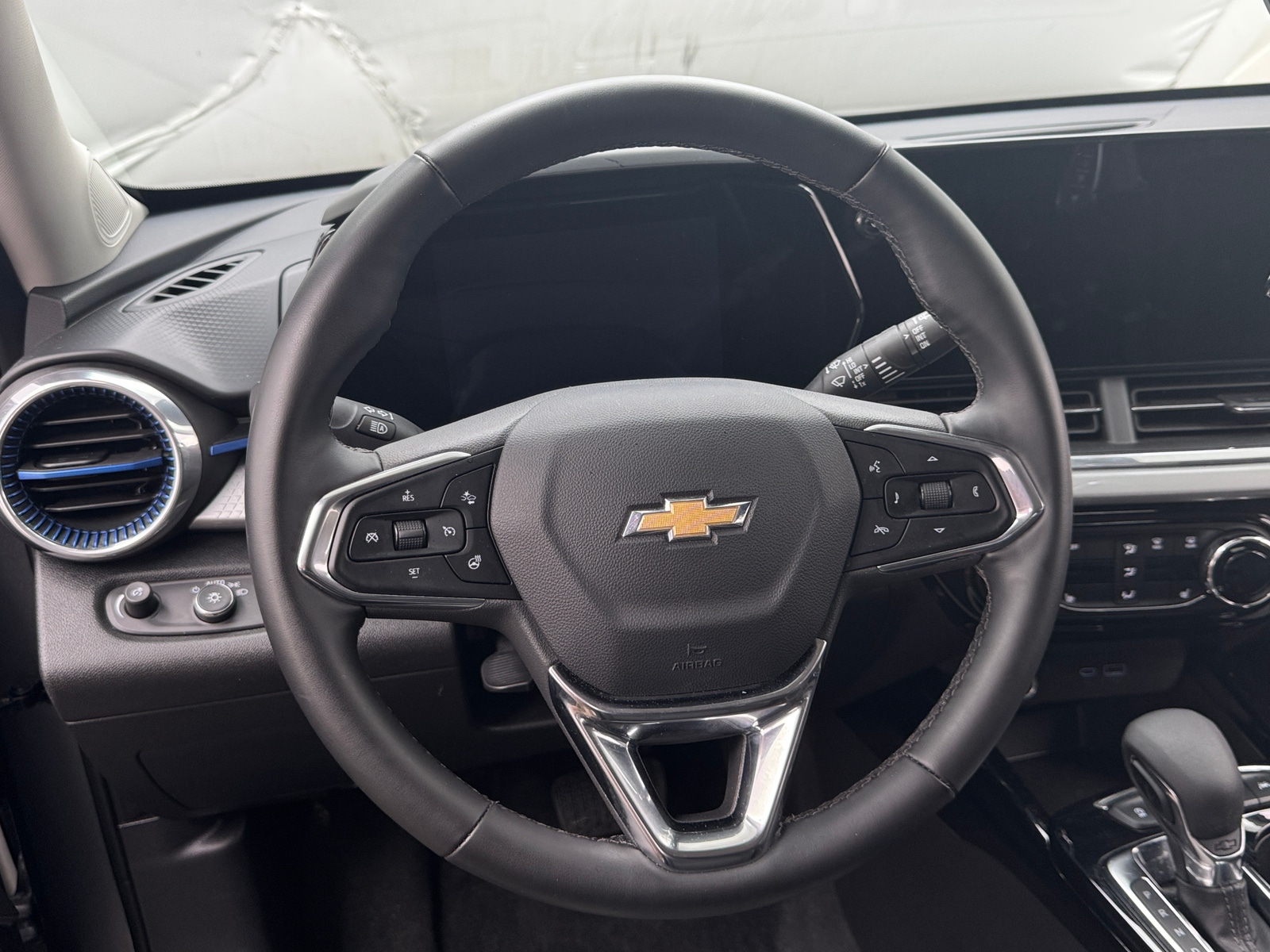 Thumbnail: 2025 Chevrolet Trax - 5