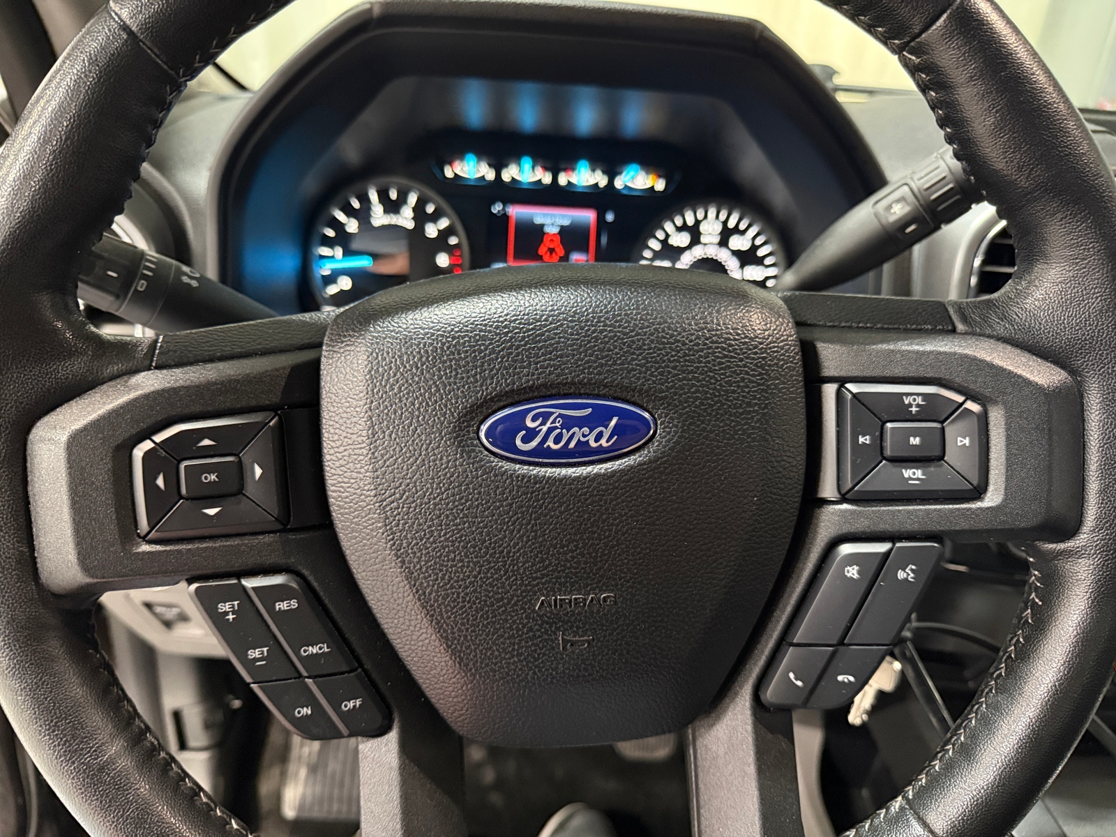 Thumbnail: 2019 Ford Econoline - 5