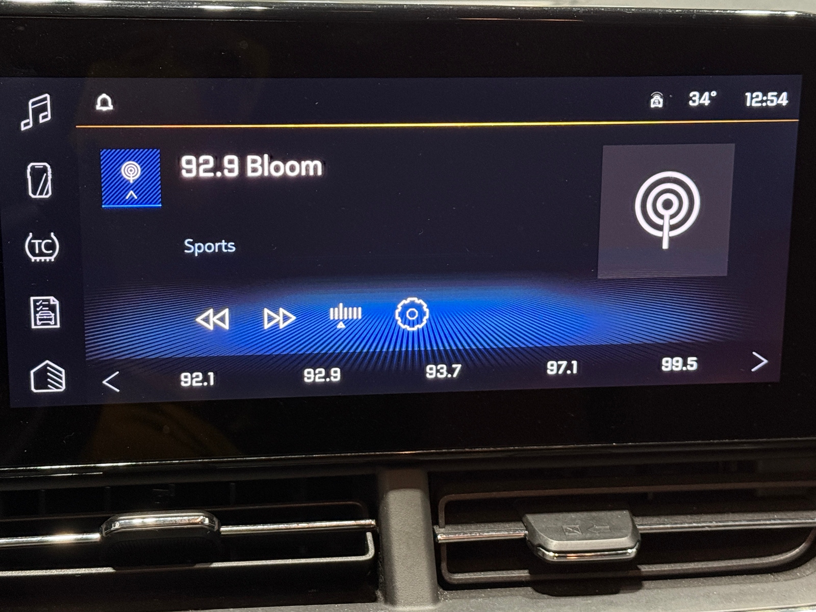 Thumbnail: 2025 Chevrolet Trax - 4