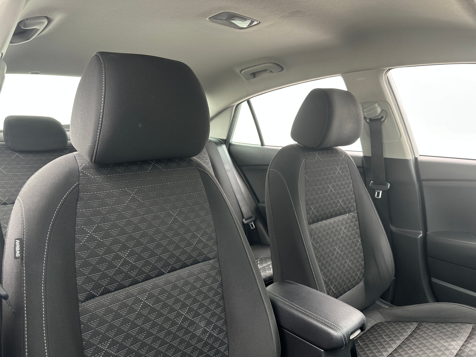 Thumbnail: 2022 Kia Rio - 2