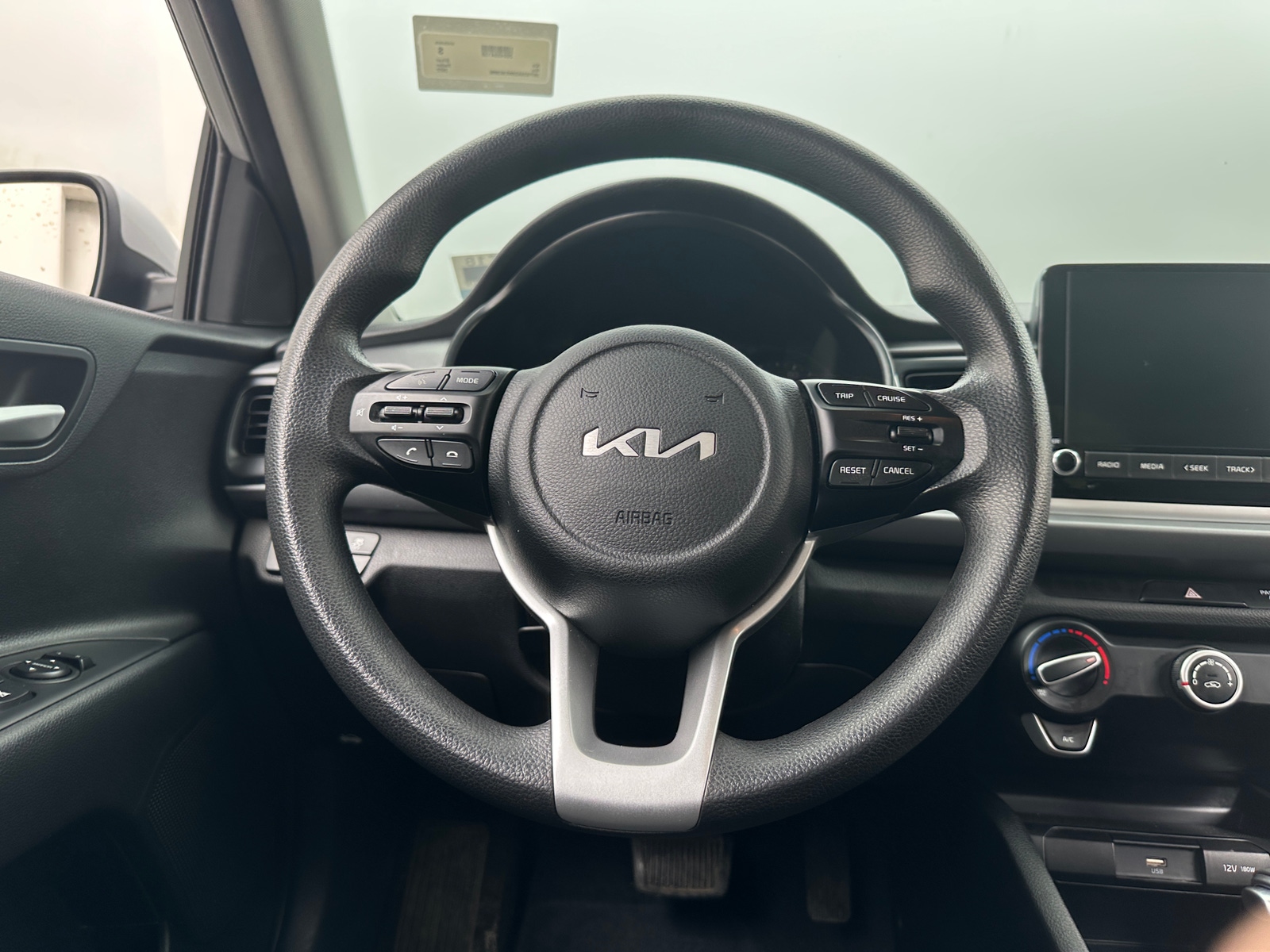 Thumbnail: 2022 Kia Rio - 5