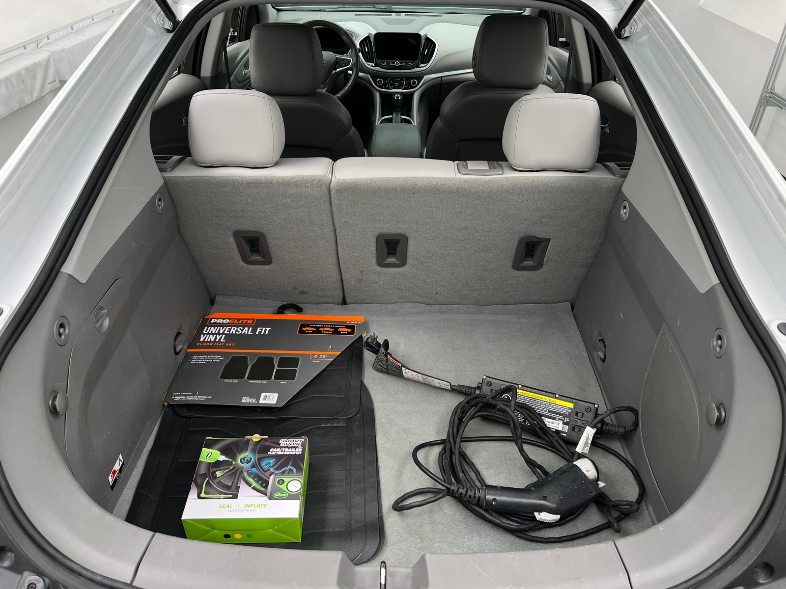 Thumbnail: 2017 Chevrolet Volt - 6