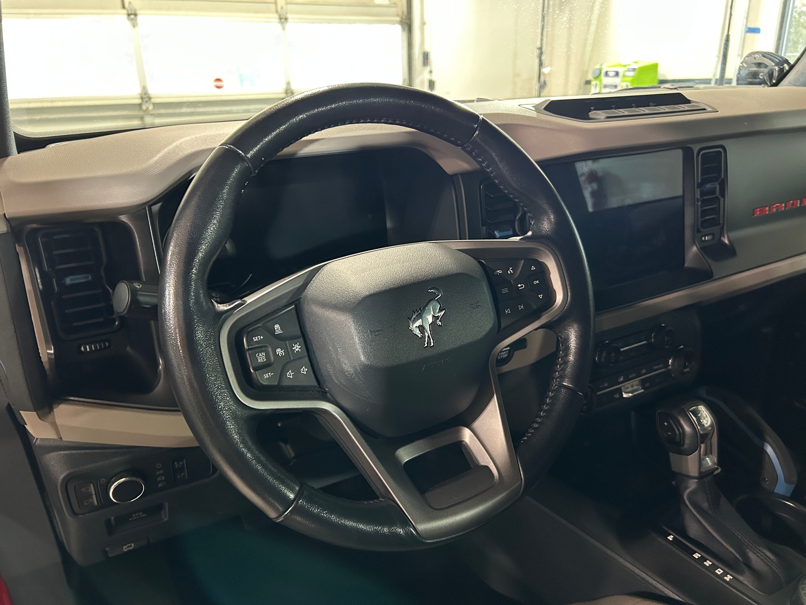 Thumbnail: 2022 Ford Bronco - 5