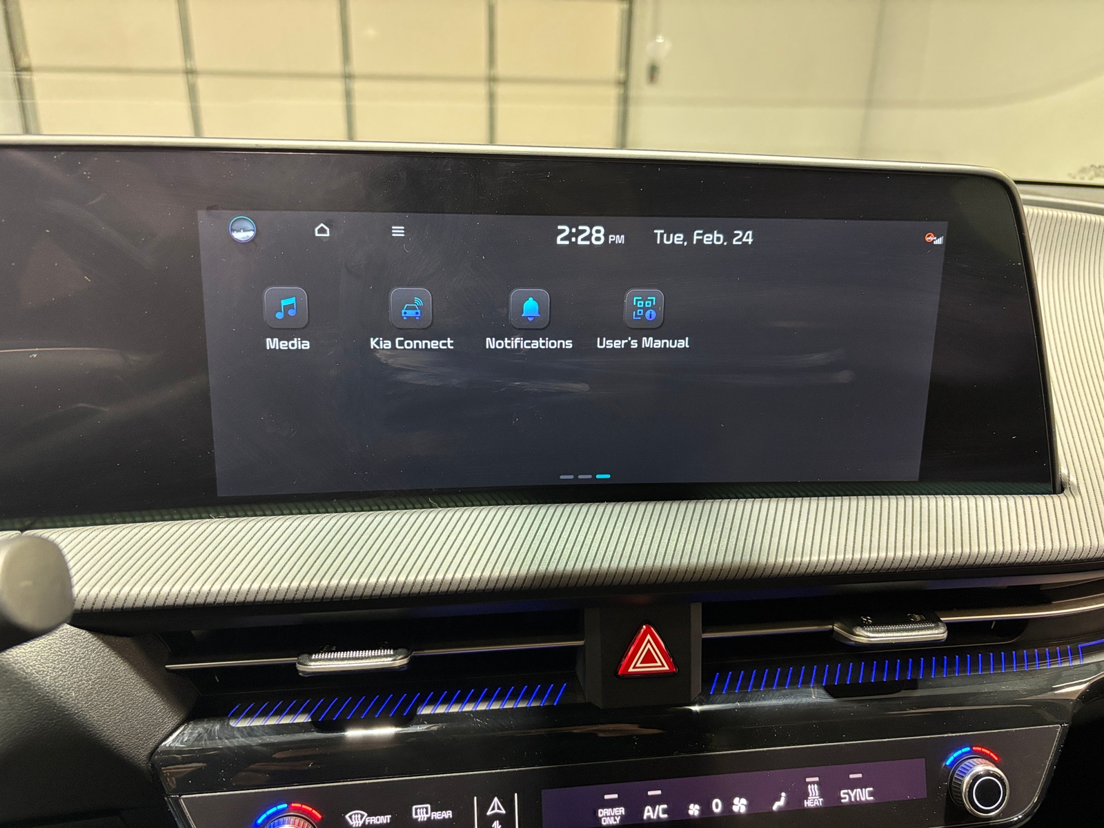 Thumbnail: 2023 Kia EV6 - 4