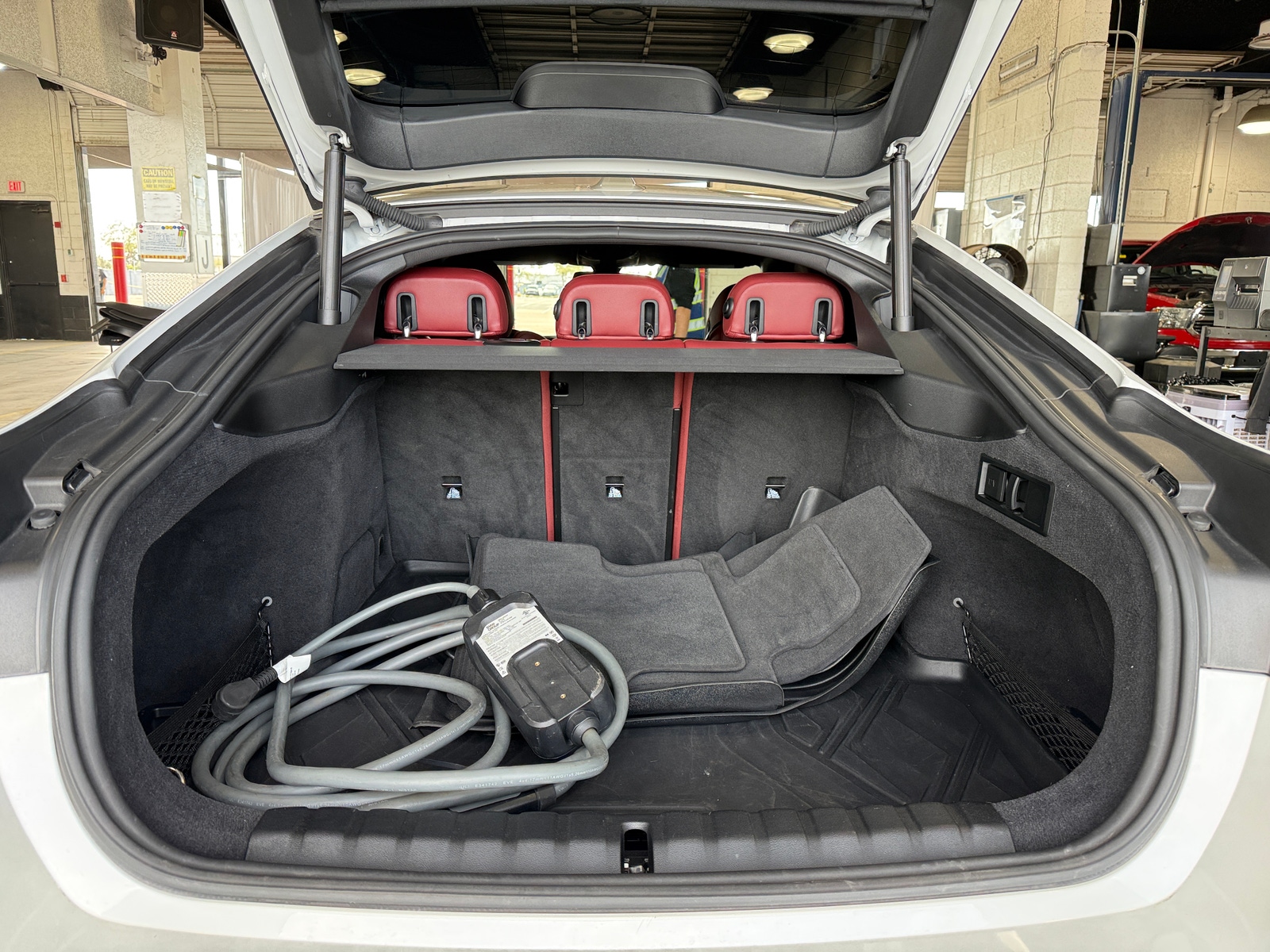 Thumbnail: 2022 BMW i4 - 6