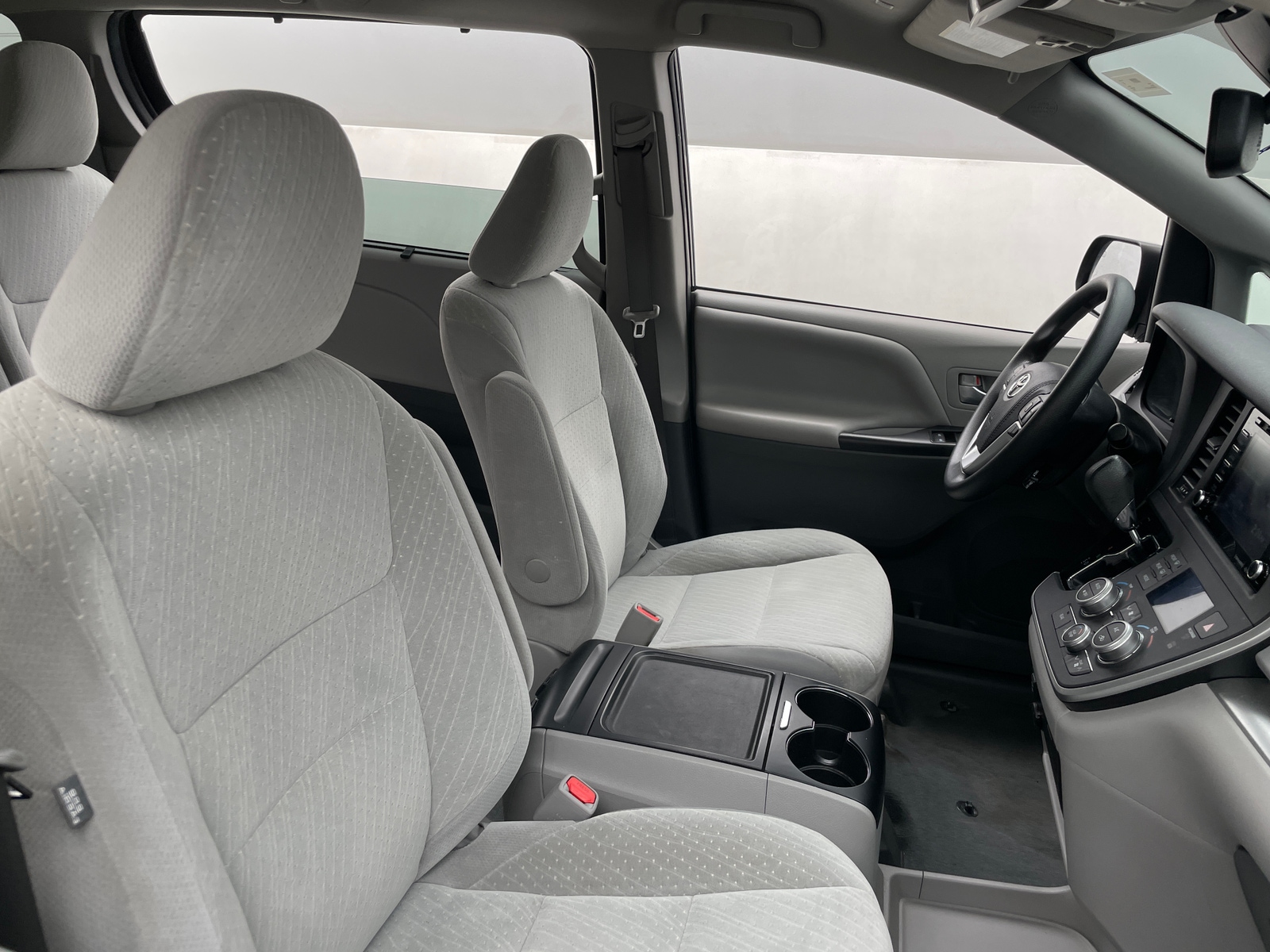 Thumbnail: 2020 Toyota Sienna - 2