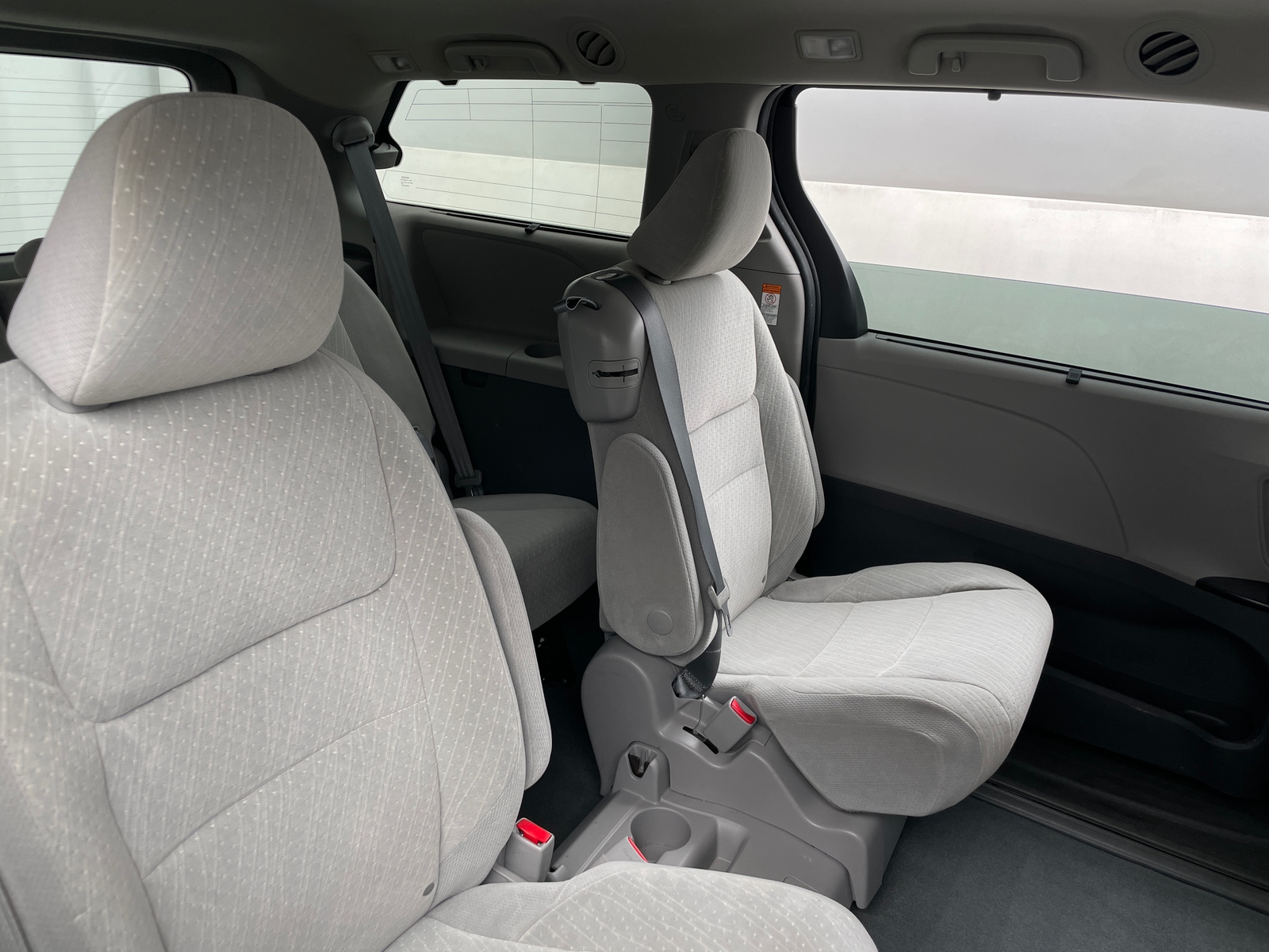 Thumbnail: 2020 Toyota Sienna - 6