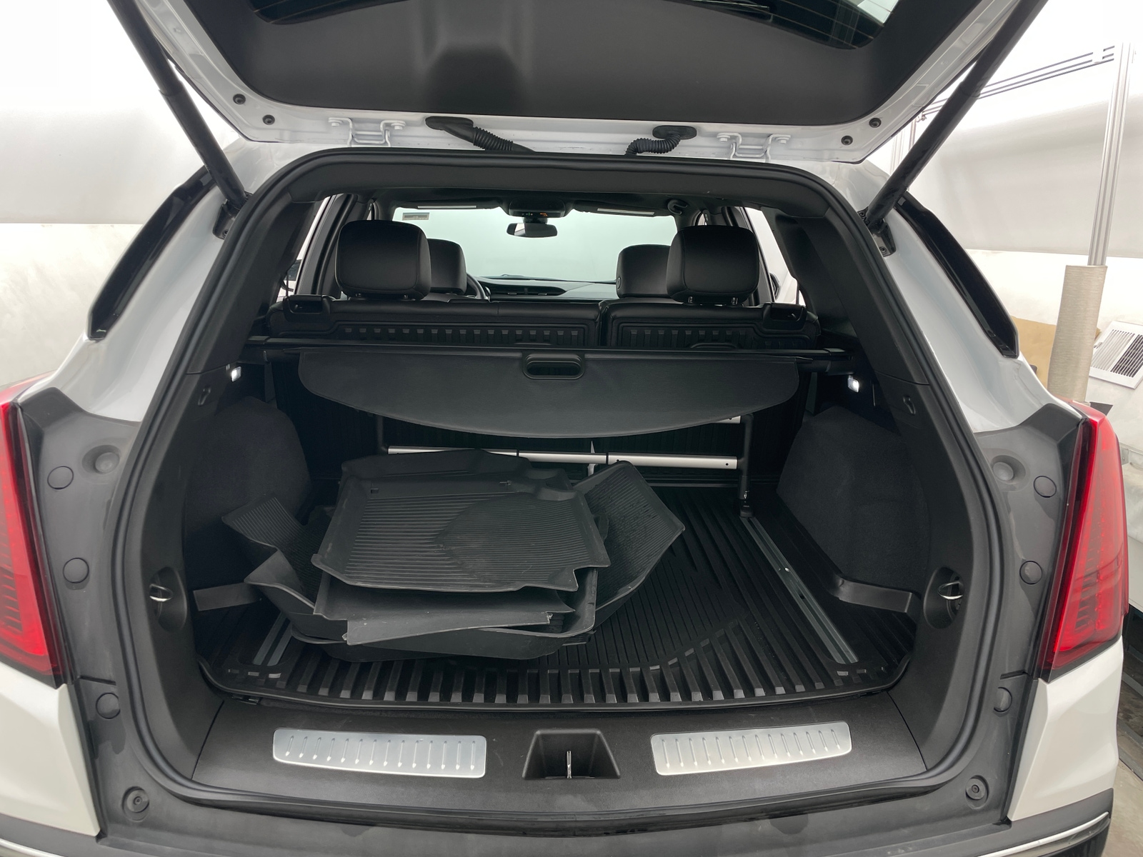 Thumbnail: 2025 Cadillac XT5 - 6