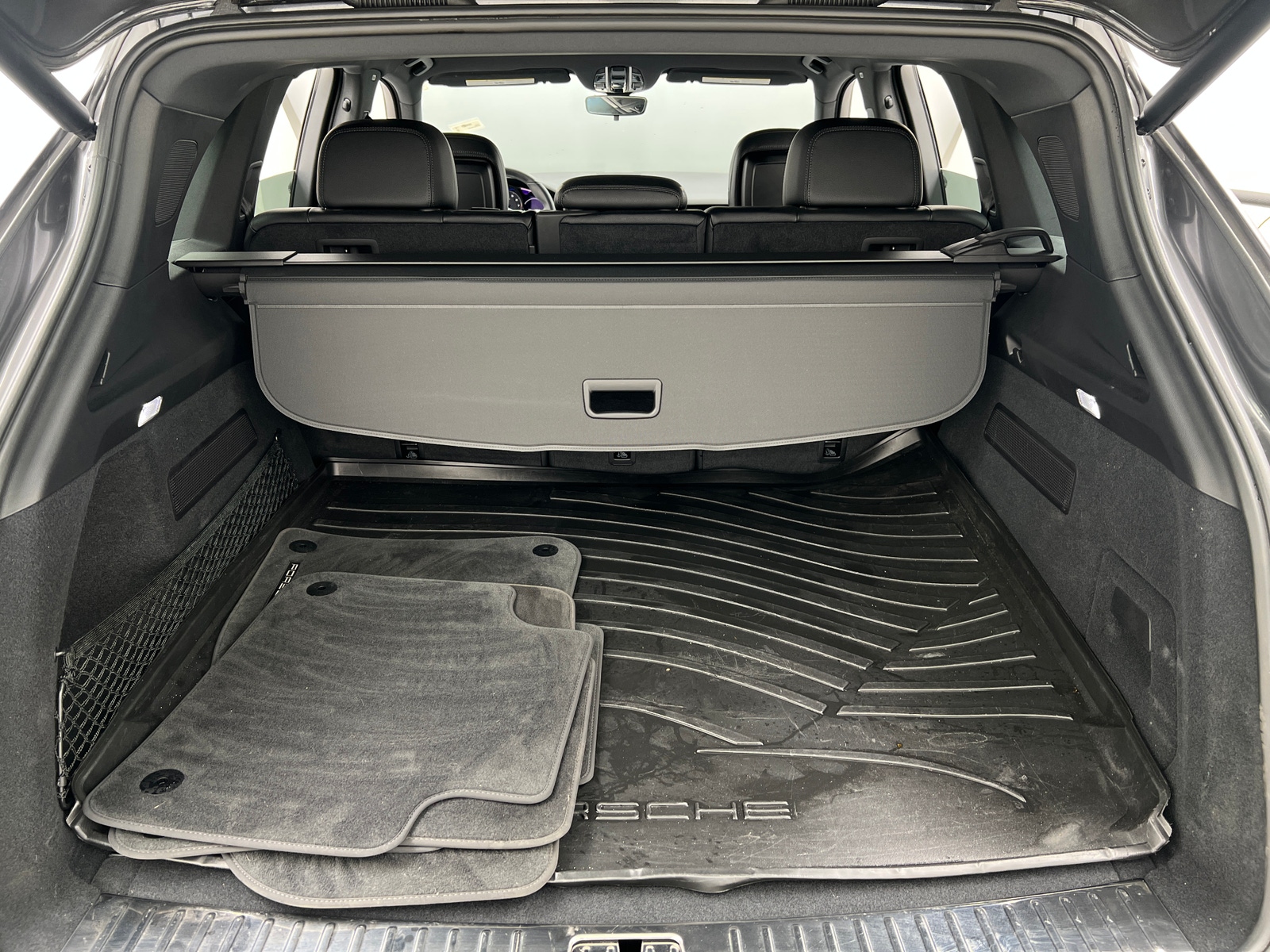 Thumbnail: 2022 Porsche Cayenne - 6