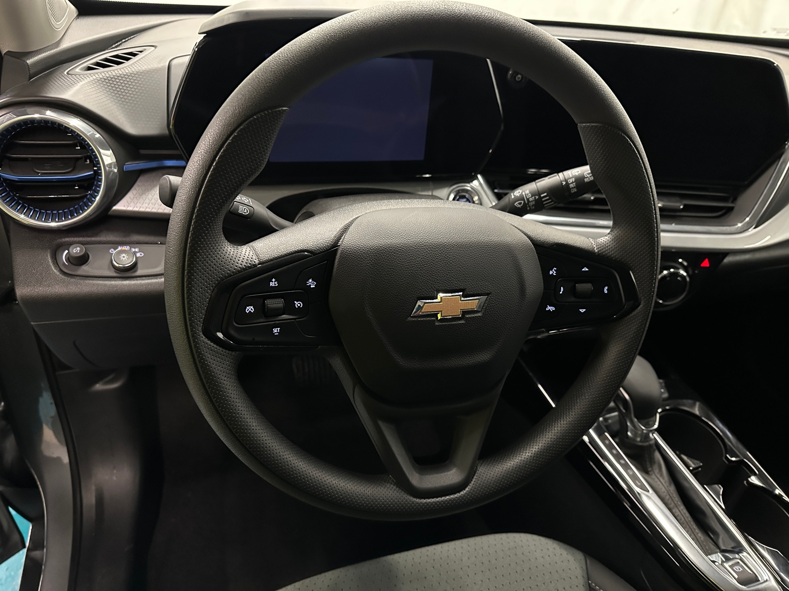 Thumbnail: 2025 Chevrolet Trax - 5