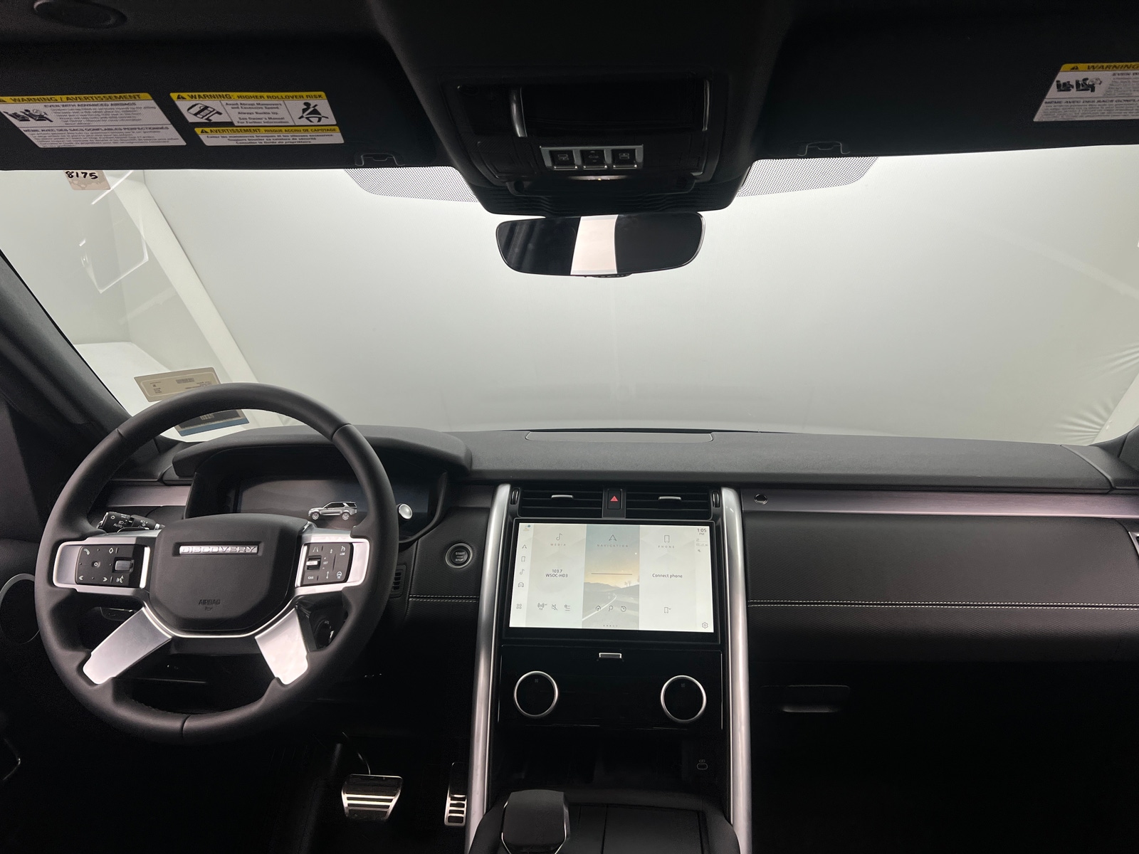 Thumbnail: 2025 Land Rover Discovery - 2