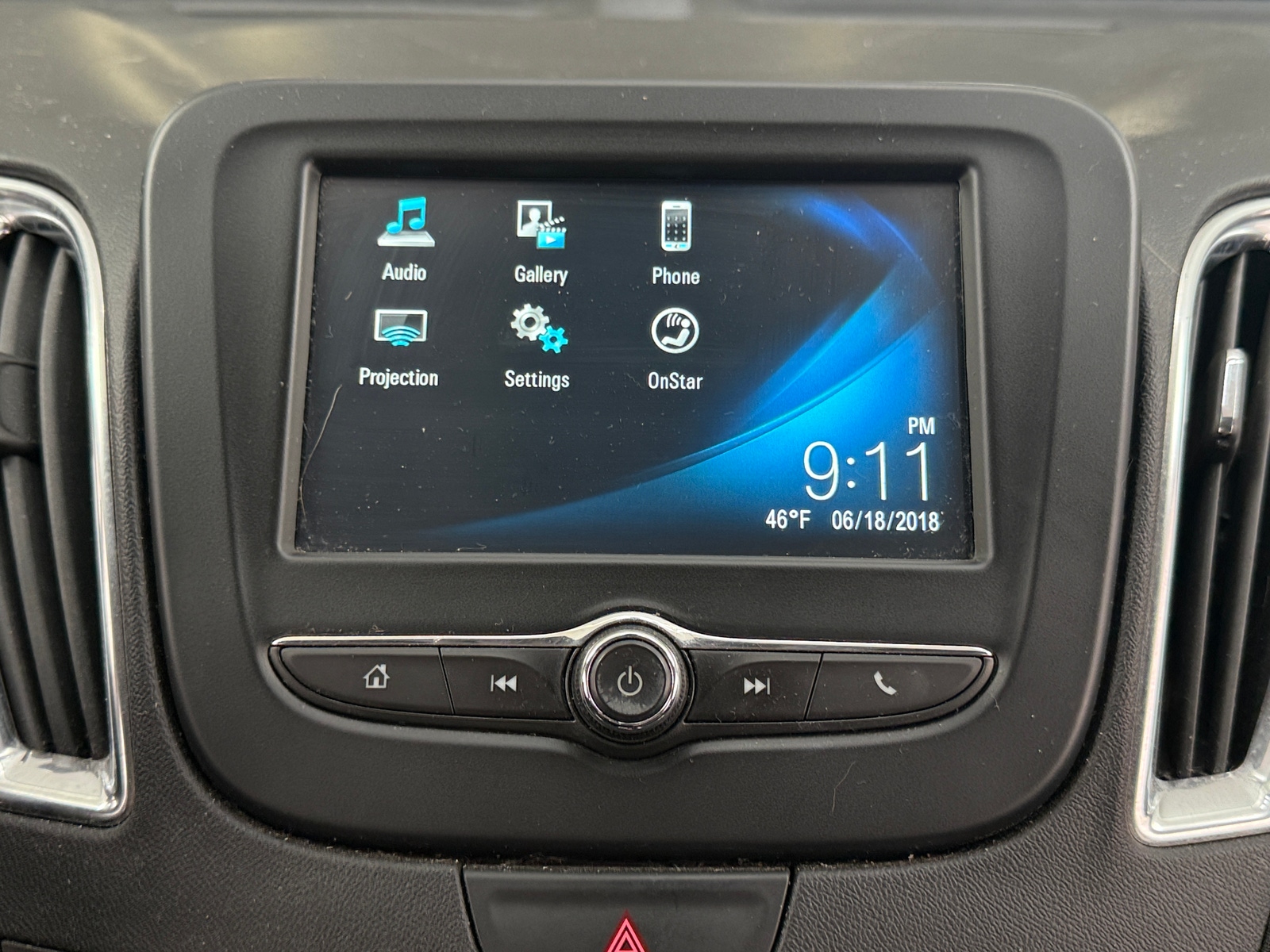 Thumbnail: 2018 Chevrolet Malibu - 4