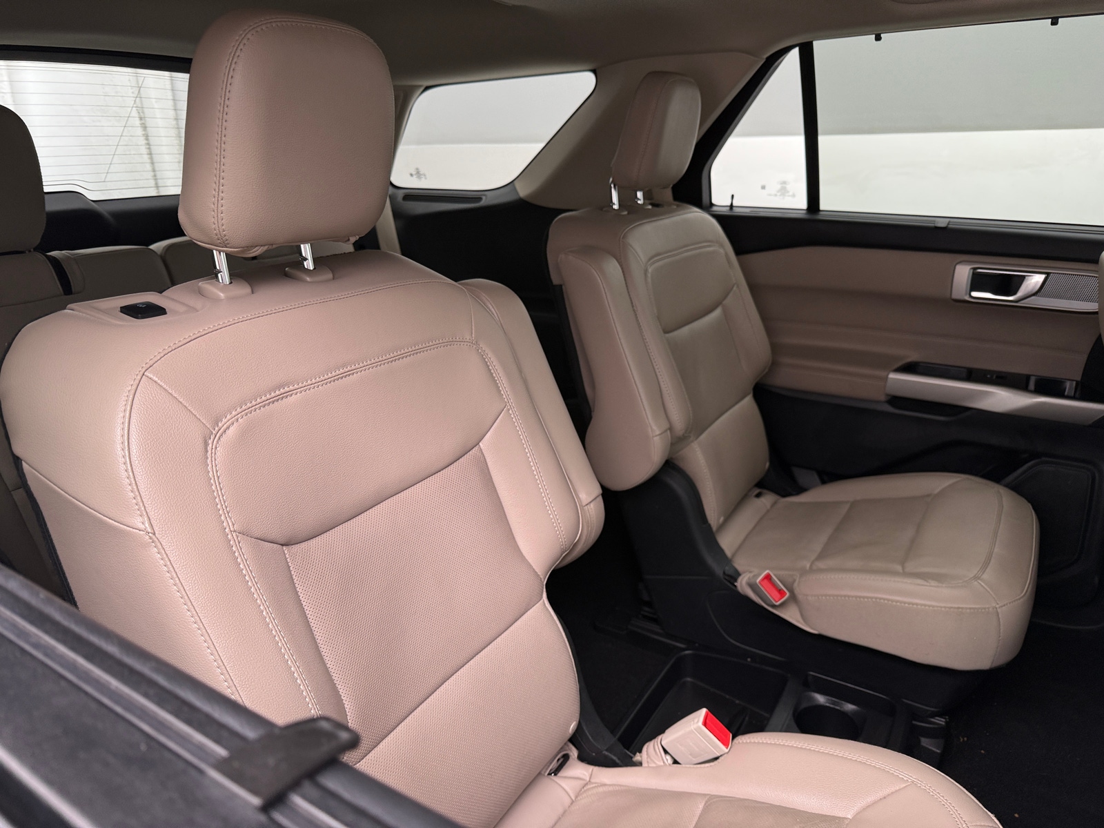 Thumbnail: 2021 Ford Explorer - 5