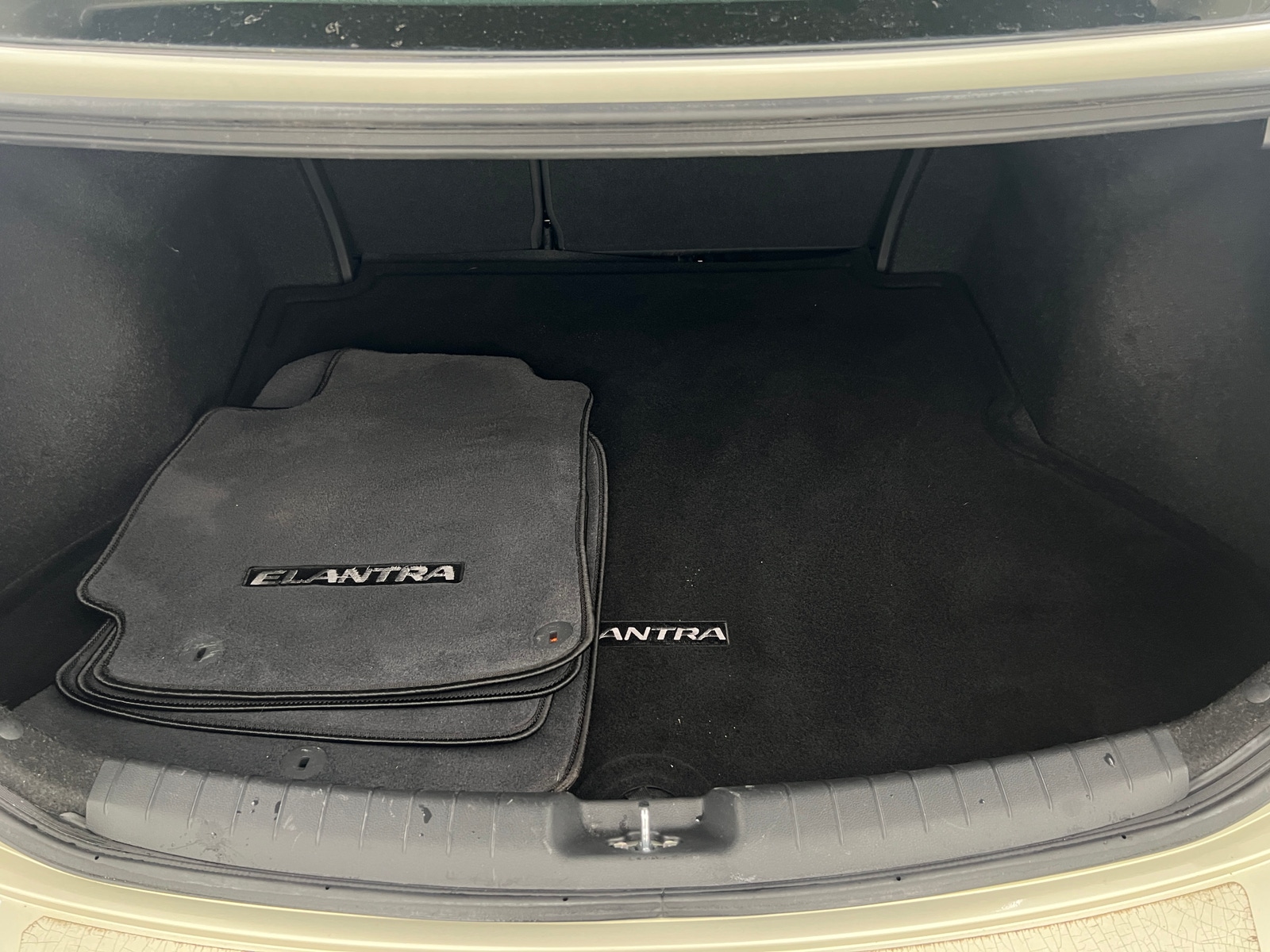 Thumbnail: 2017 Hyundai Elantra - 7