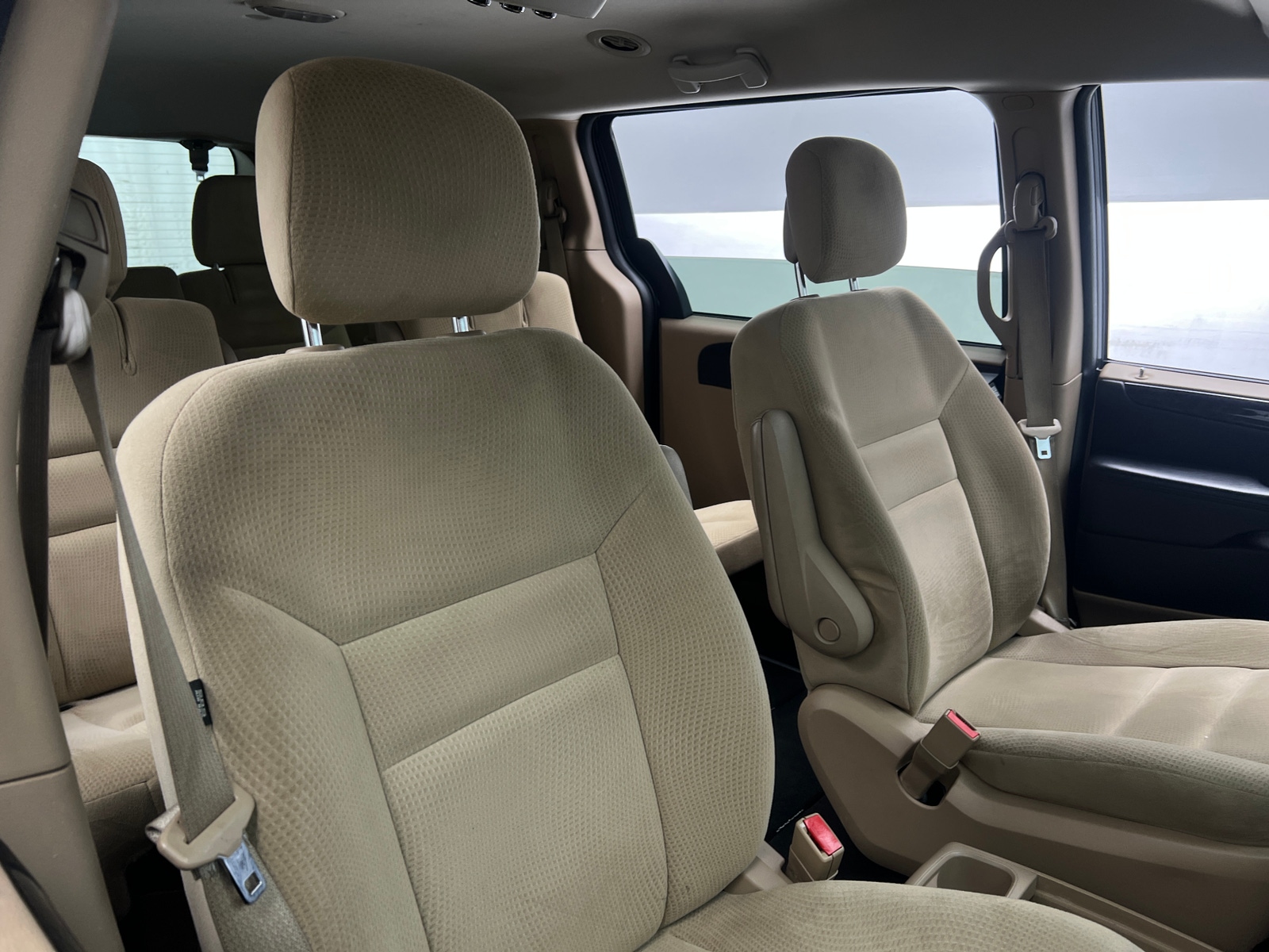 Thumbnail: 2016 Dodge Grand Caravan - 2