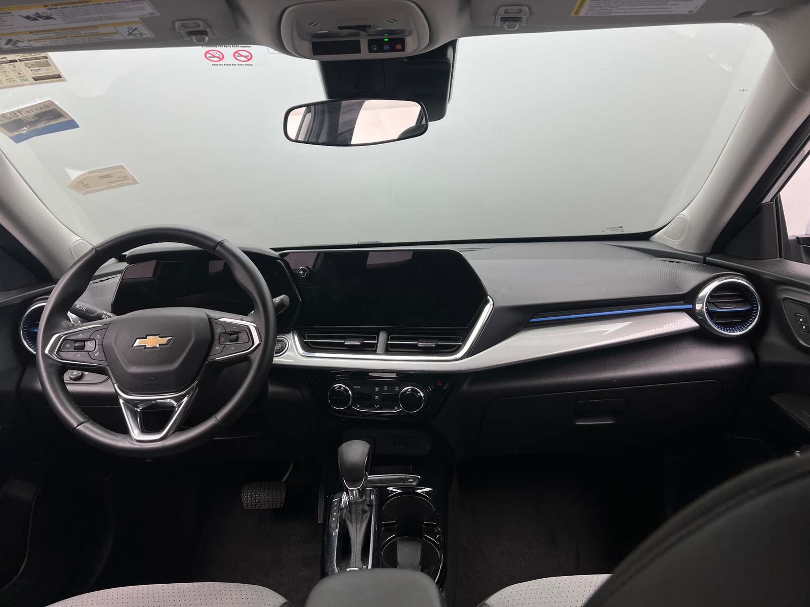 Thumbnail: 2025 Chevrolet Trax - 3