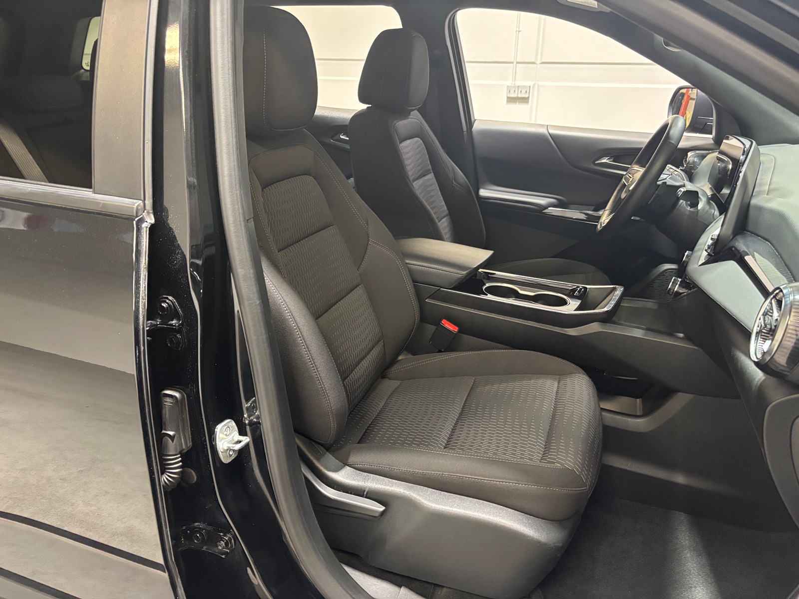 Thumbnail: 2025 Chevrolet Equinox - 2