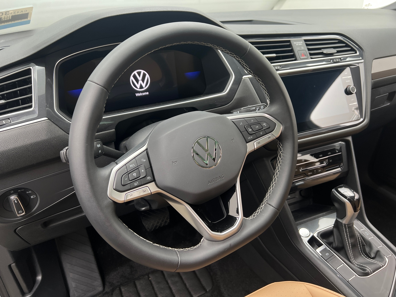 Thumbnail: 2024 Volkswagen Tiguan - 4