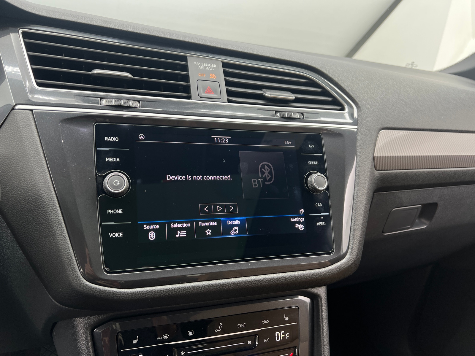 Thumbnail: 2024 Volkswagen Tiguan - 3