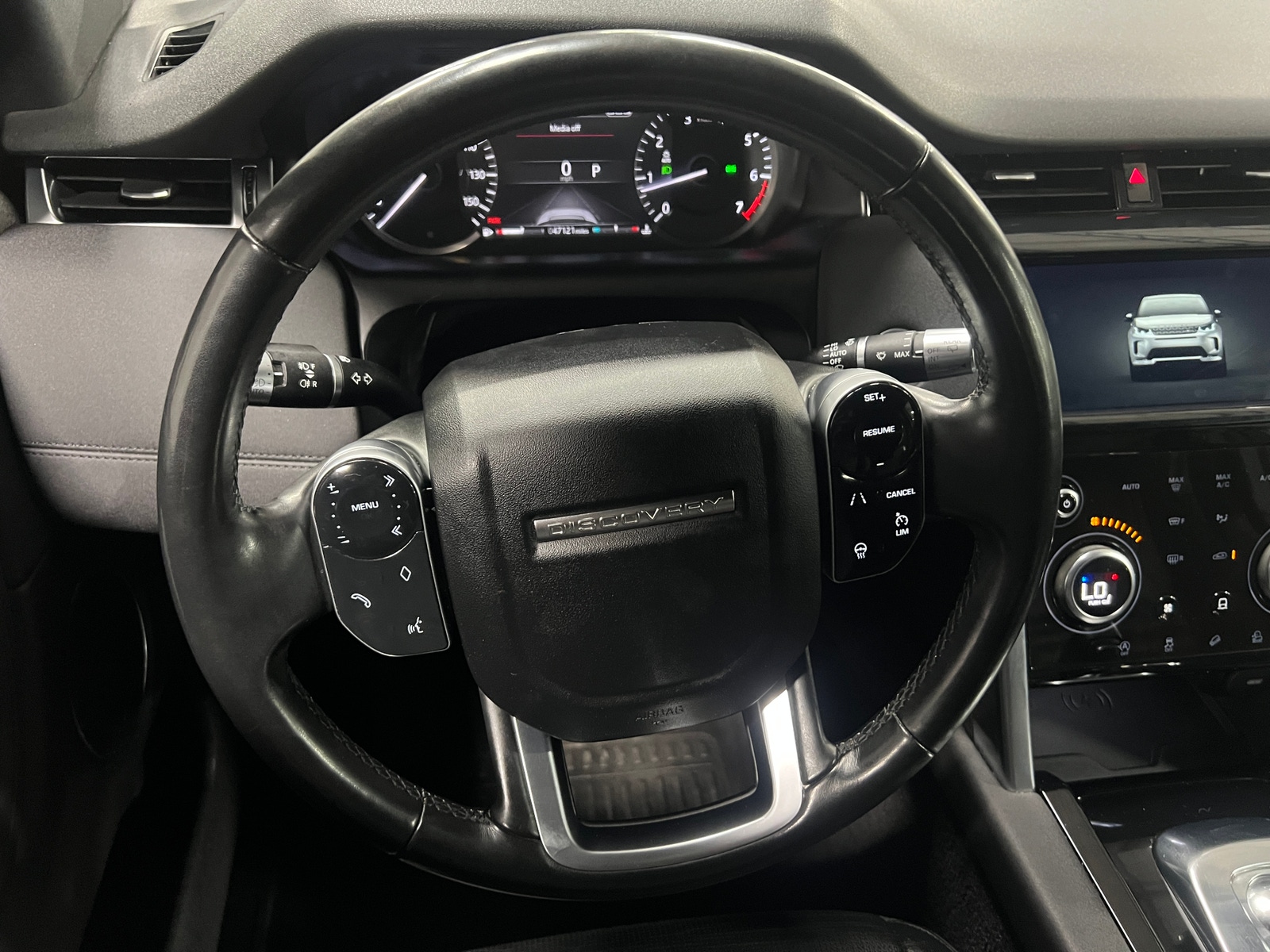 Thumbnail: 2020 Land Rover Discovery Sport - 4