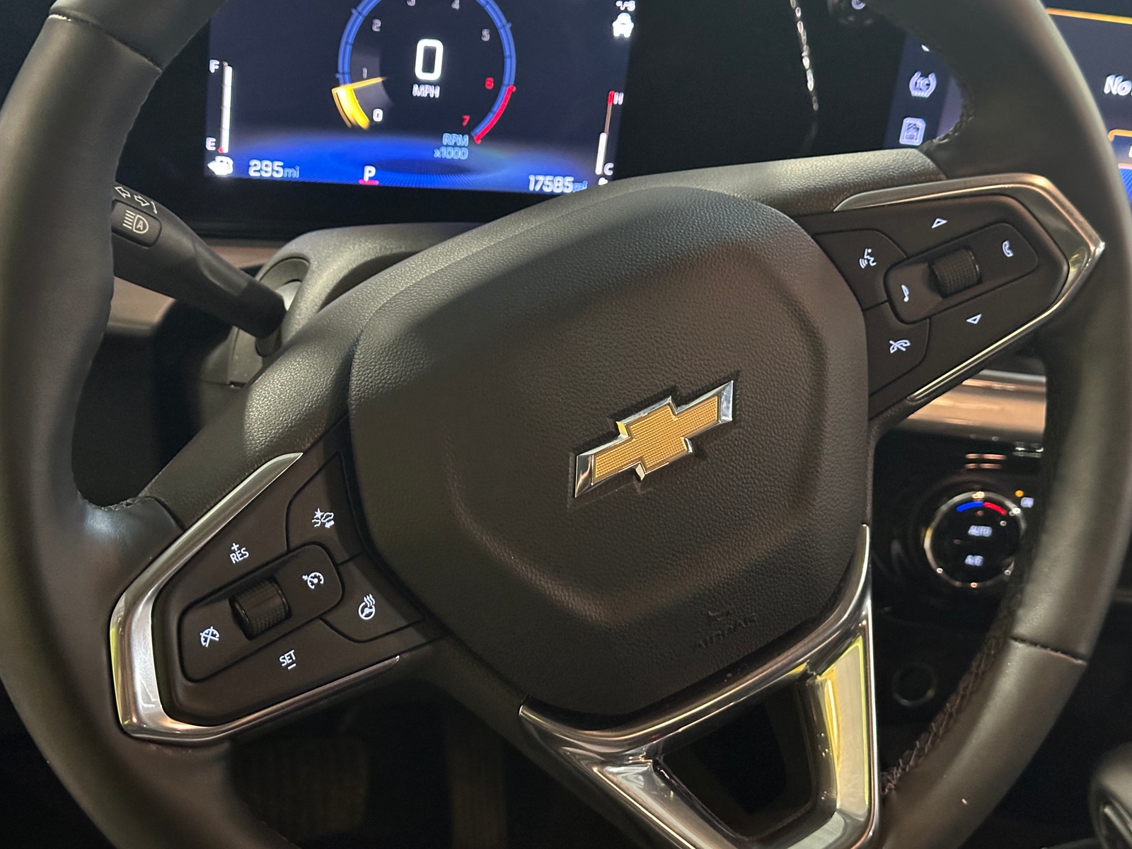 Thumbnail: 2025 Chevrolet Trax - 5