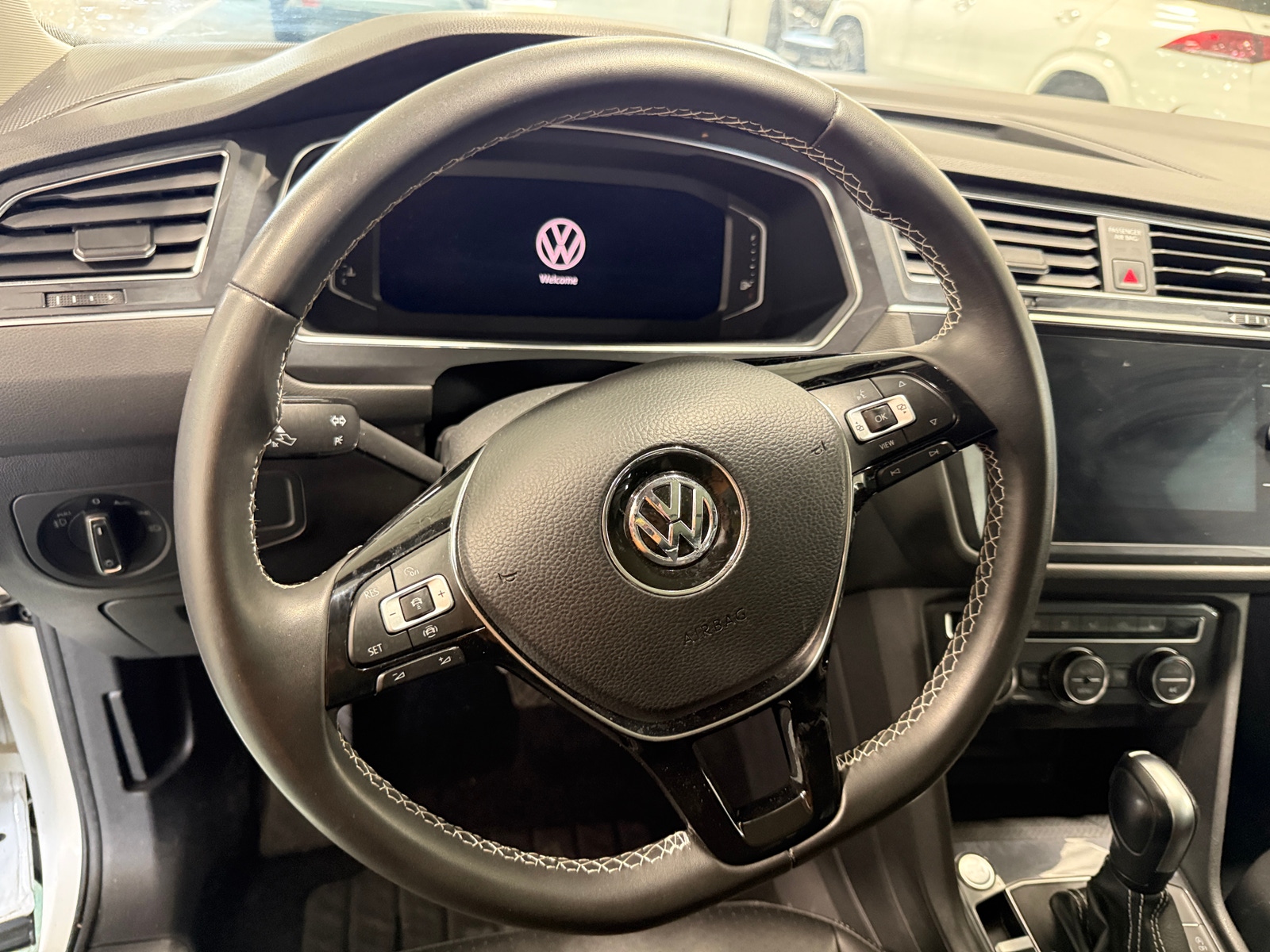 Thumbnail: 2021 Volkswagen Tiguan - 4