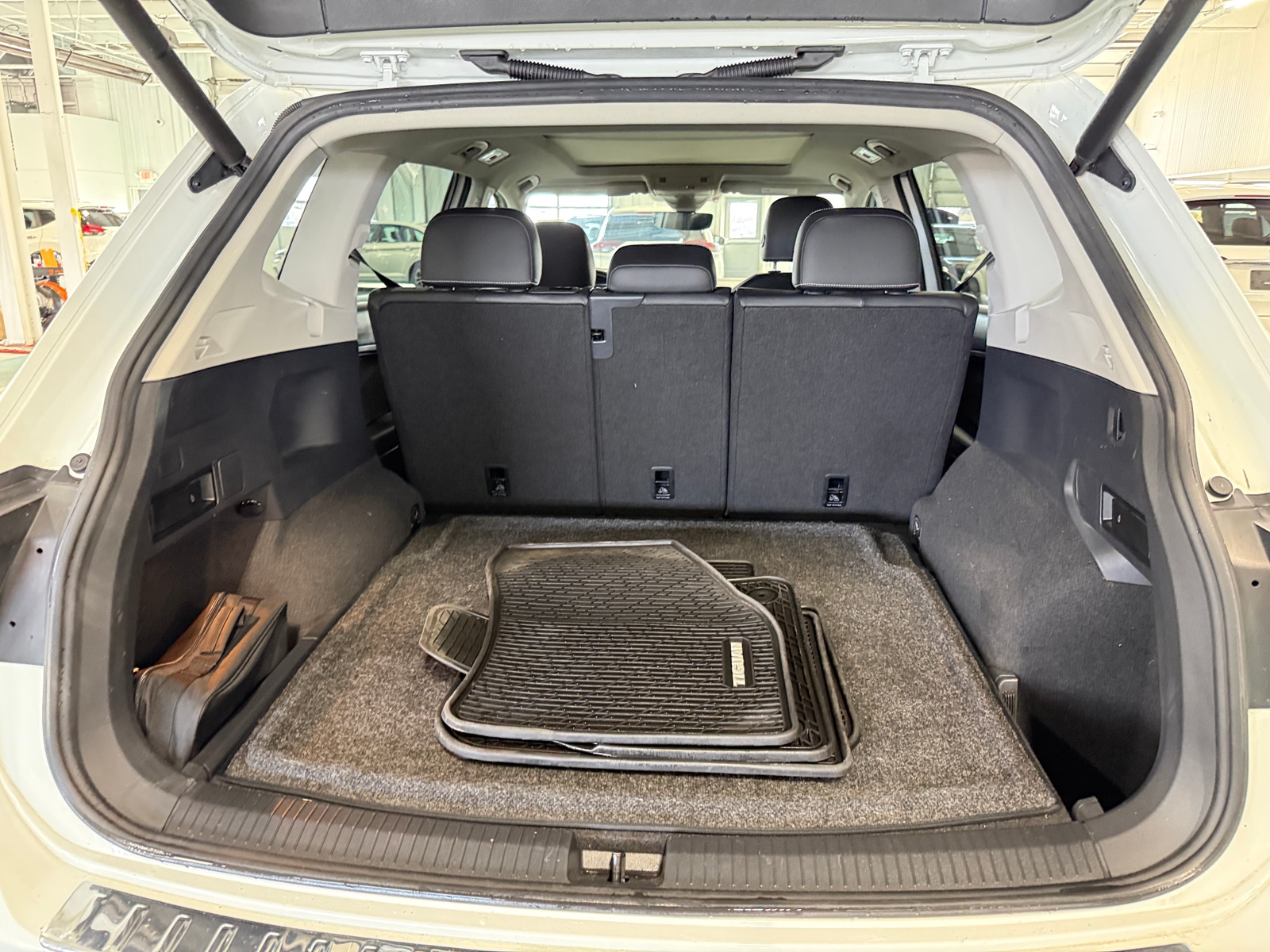 Thumbnail: 2021 Volkswagen Tiguan - 6