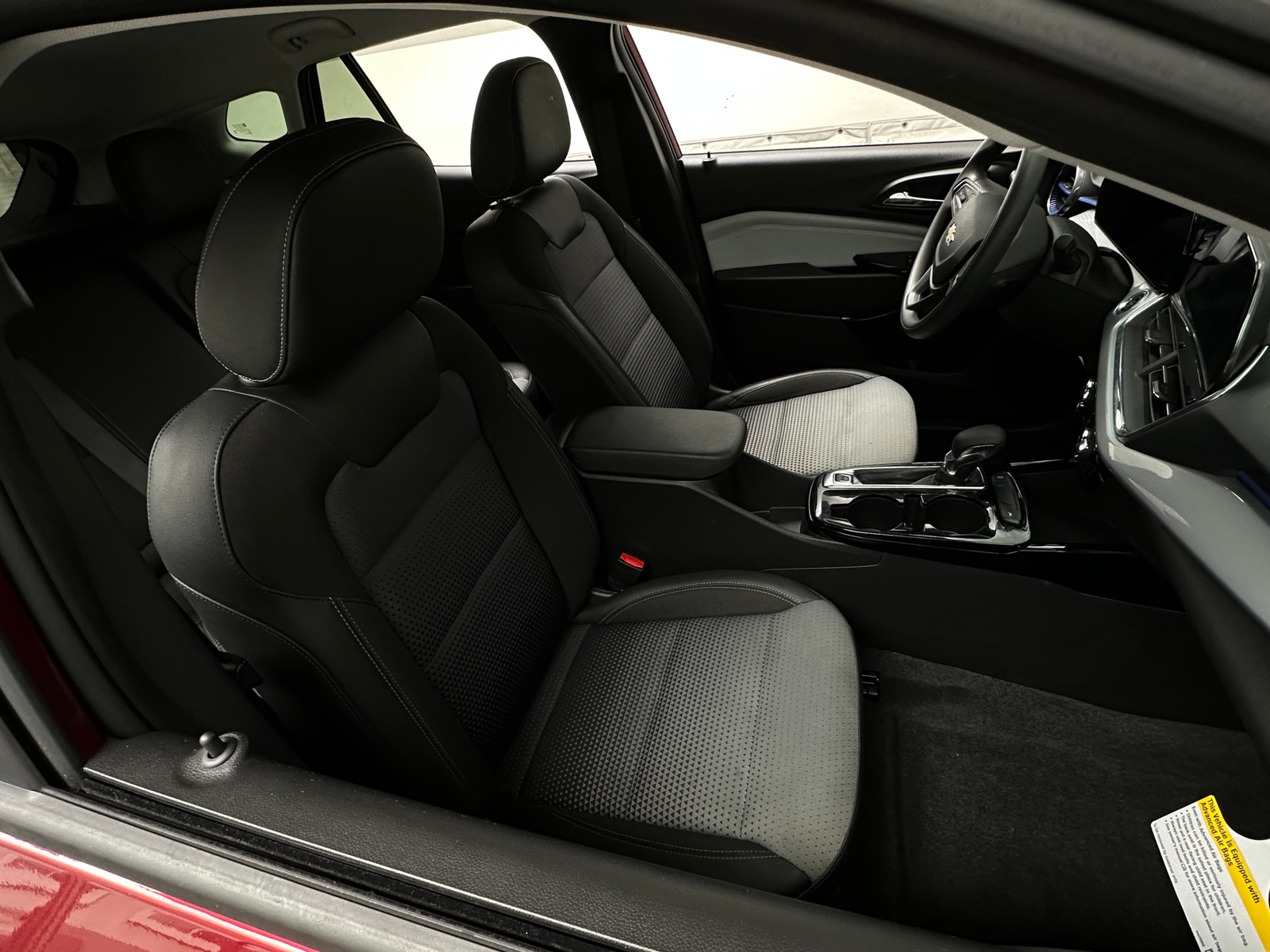 Thumbnail: 2025 Chevrolet Trax - 2