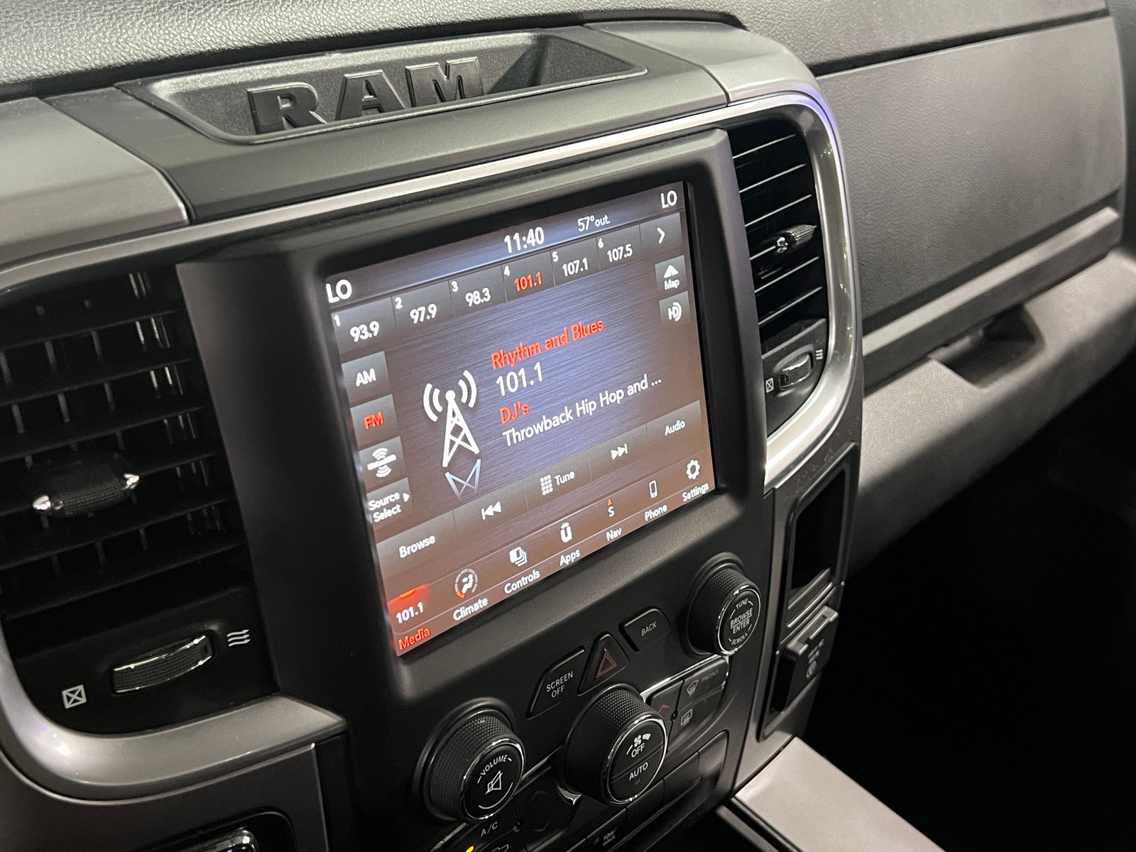 Thumbnail: 2023 RAM 1500 Classic - 4