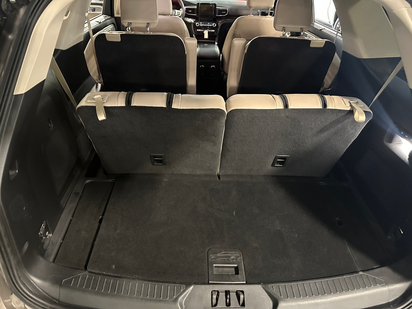 Thumbnail: 2021 Ford Explorer - 6