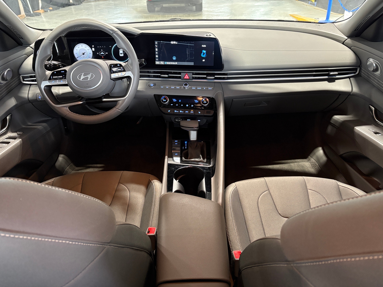 Thumbnail: 2025 Hyundai Elantra - 3