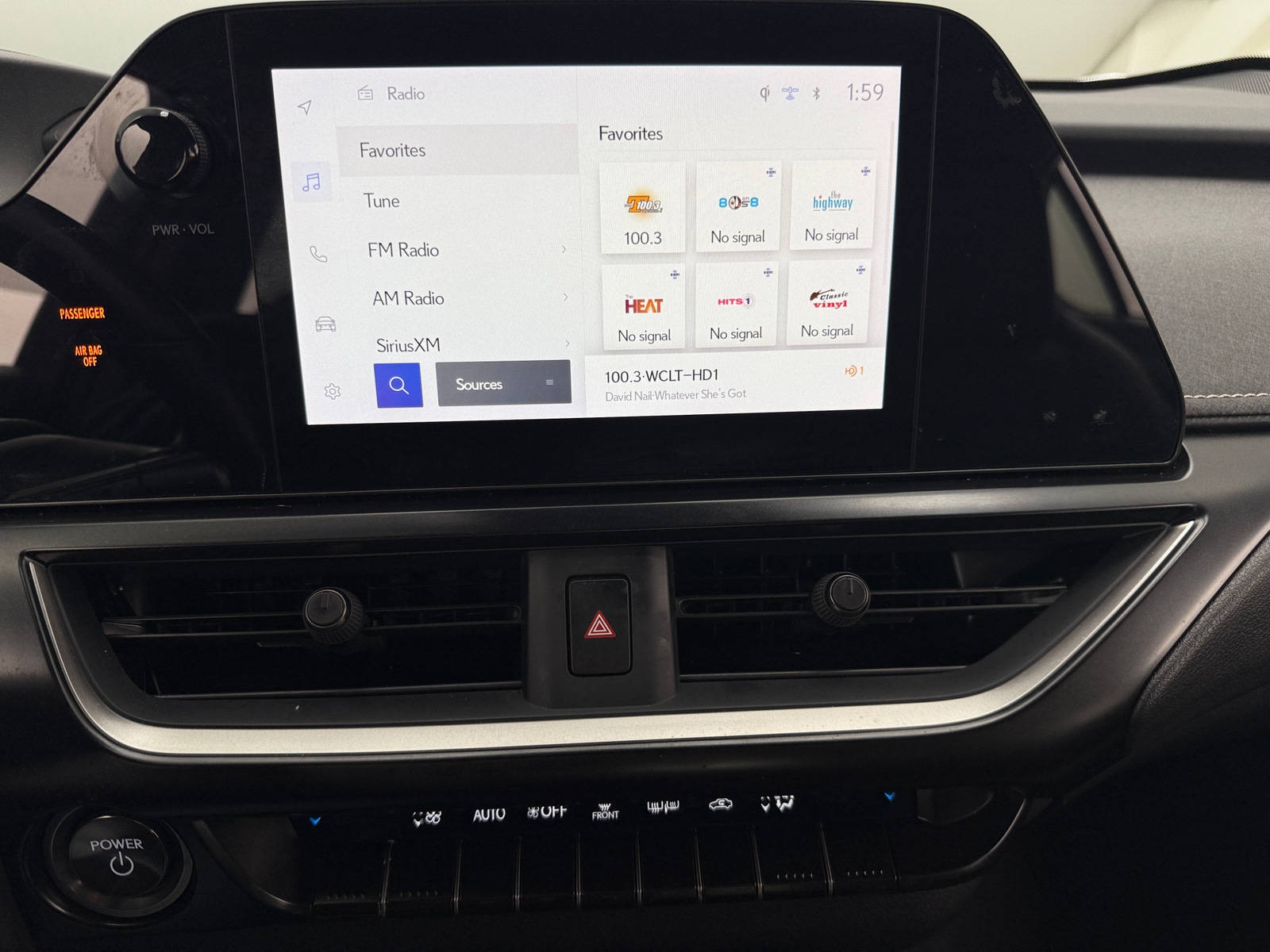 Thumbnail: 2023 Lexus UX - 3