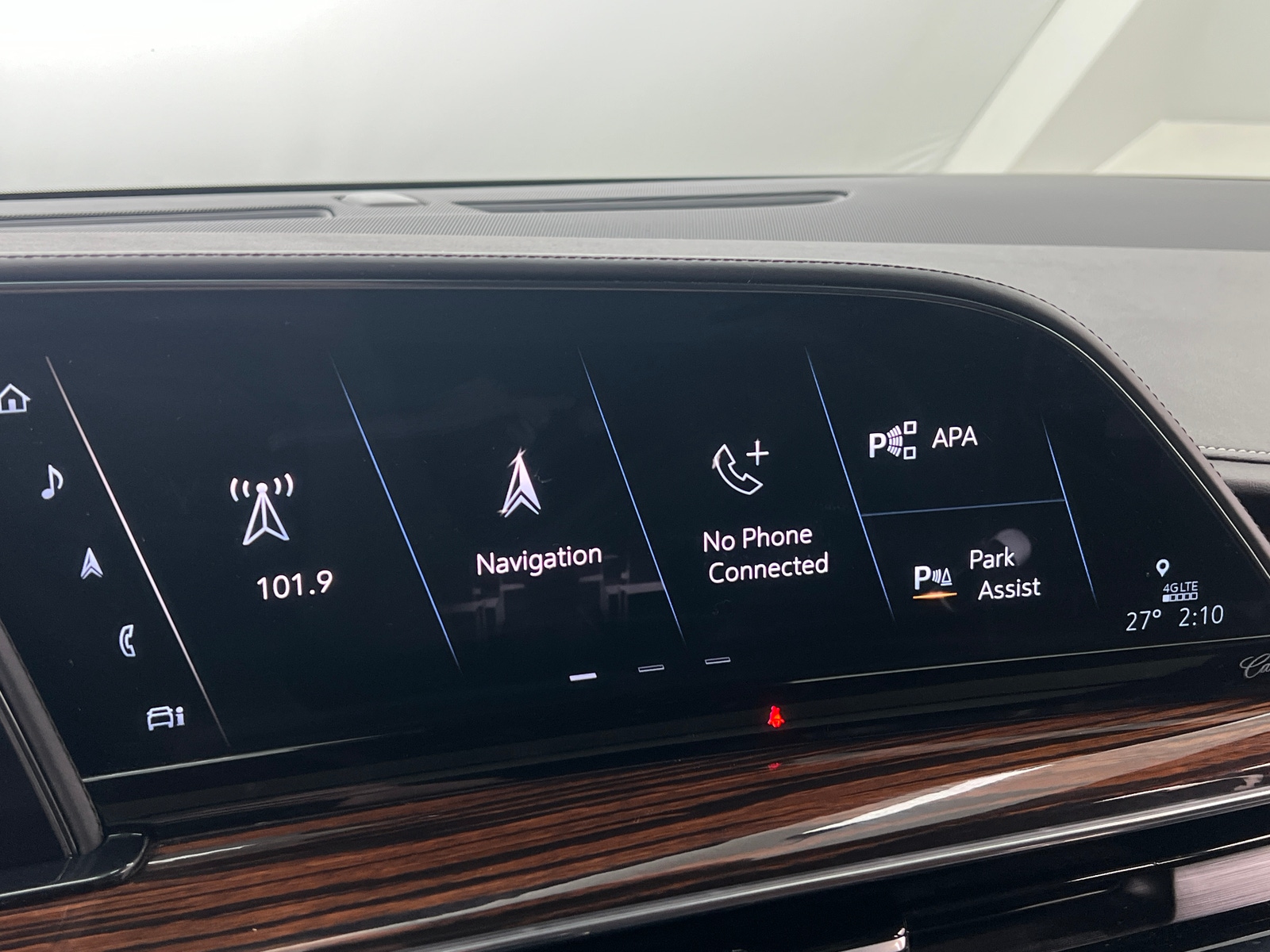 Thumbnail: 2021 Cadillac Escalade - 3