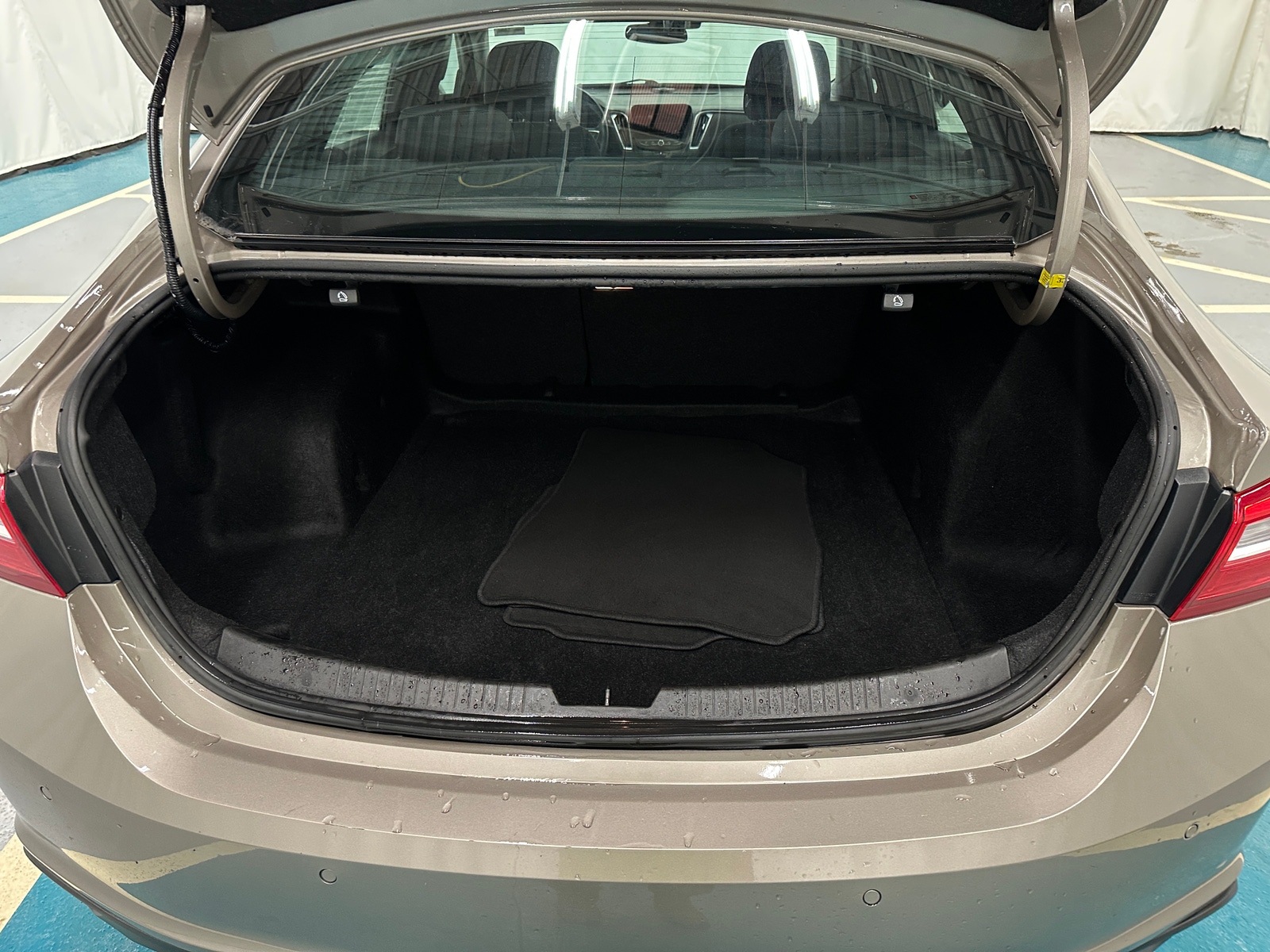 Thumbnail: 2024 Chevrolet Malibu - 7