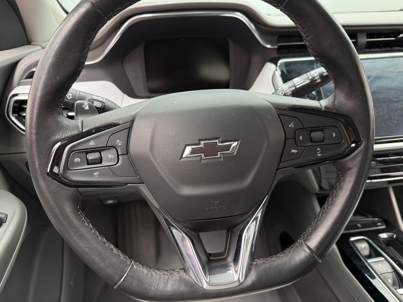 Thumbnail: 2023 Chevrolet Bolt EUV - 4