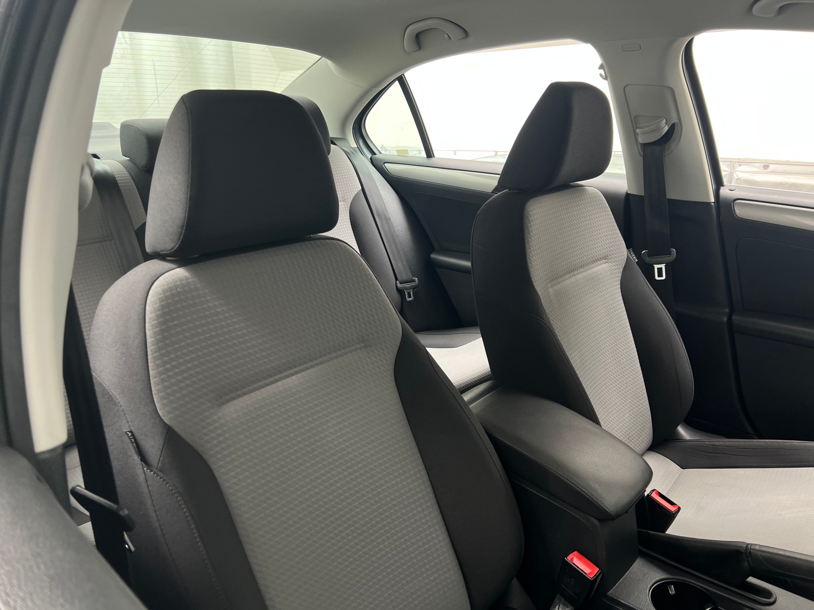 Thumbnail: 2017 Volkswagen Jetta - 2