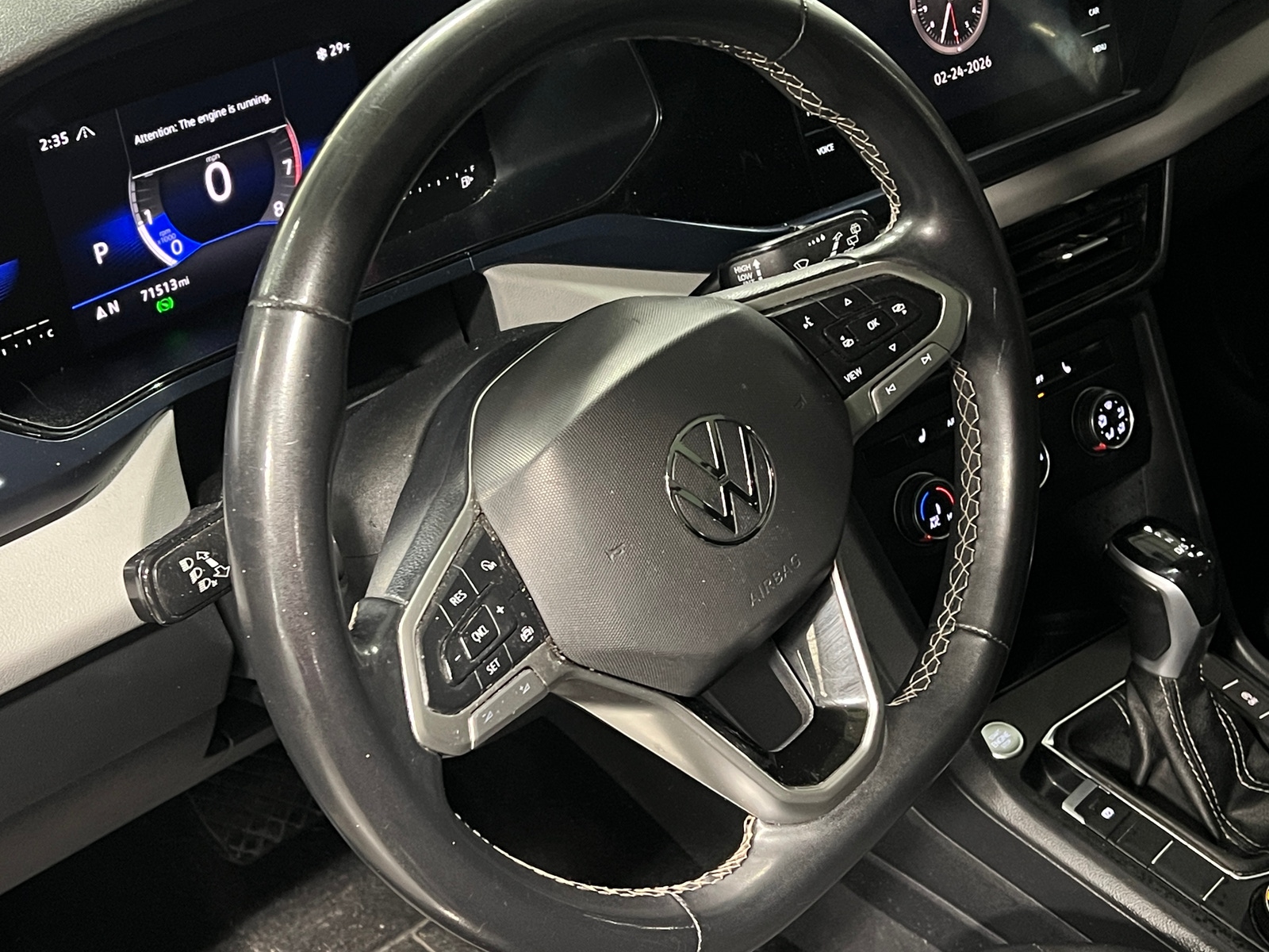 Thumbnail: 2022 Volkswagen Taos - 4