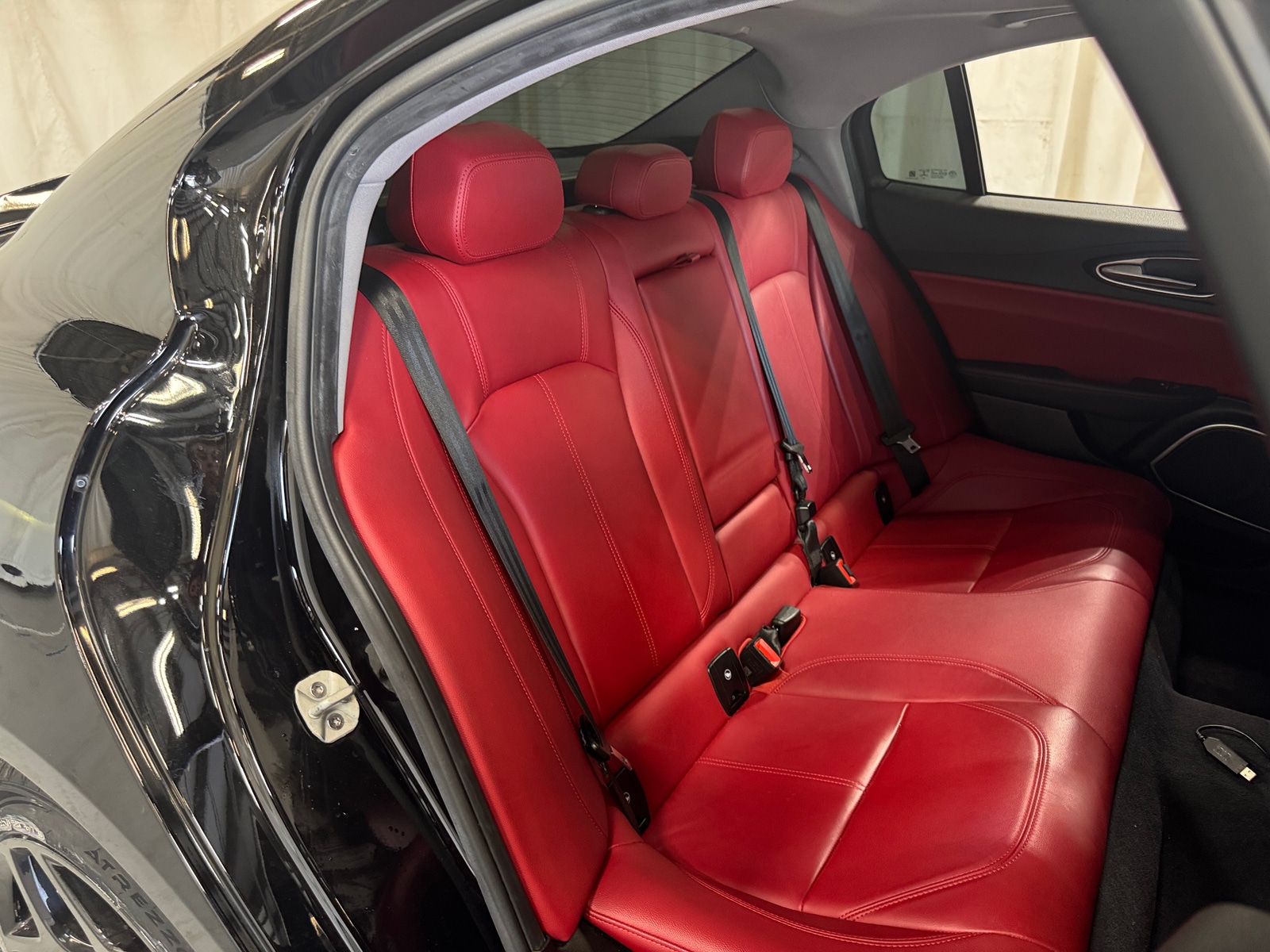 Thumbnail: 2021 Alfa Romeo Giulia - 5