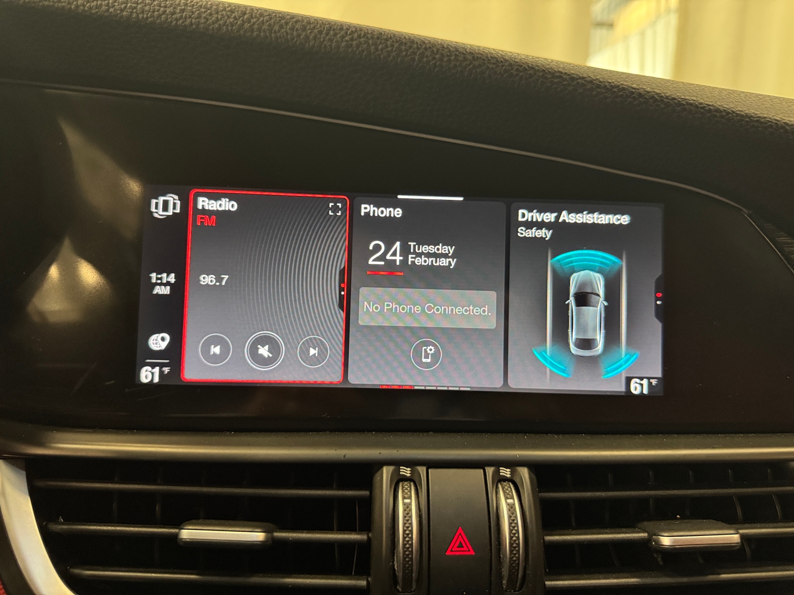 Thumbnail: 2021 Alfa Romeo Giulia - 3