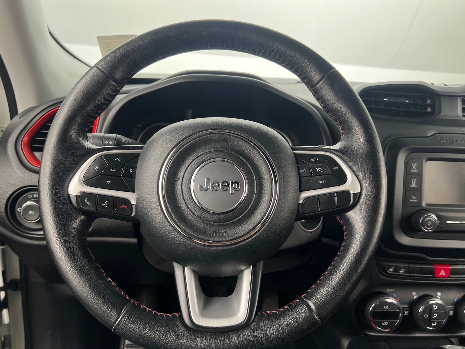 Thumbnail: 2017 Jeep Renegade - 5